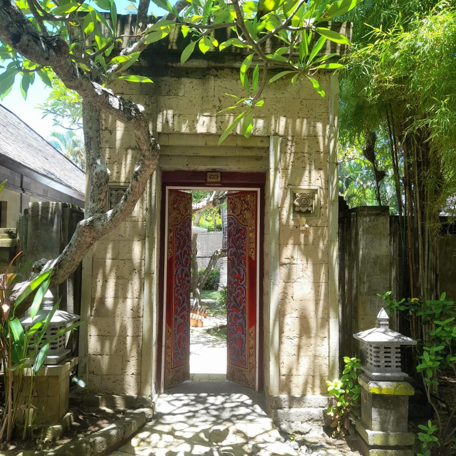 One - Bedroom Beach Front Villa with Private Pool - Photo 2