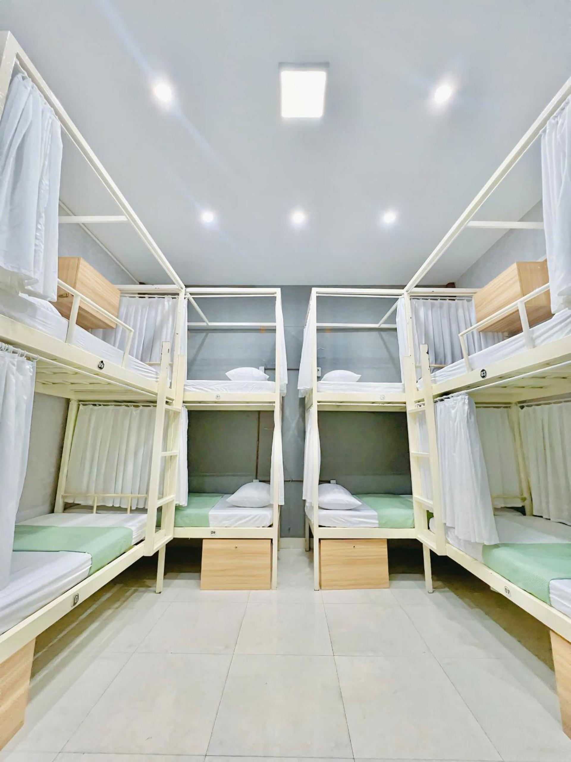 Single Bed in 10-Bed Dormitory Room photo 1