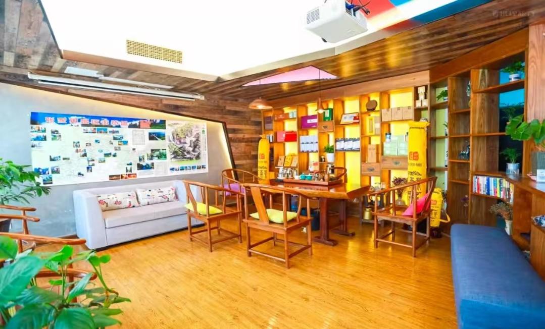 Deluxe Family Suite photo 2