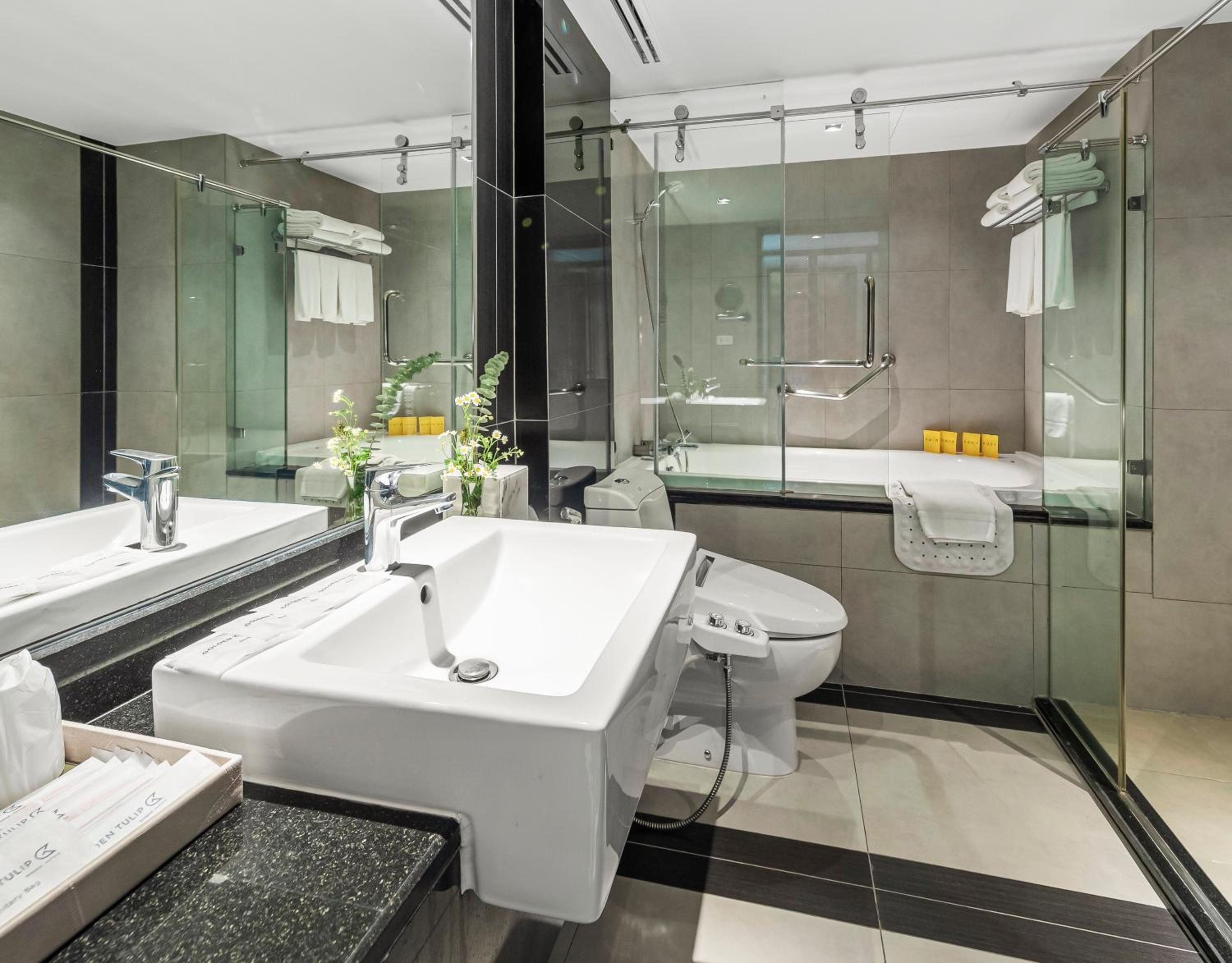 Residence King Suite photo 2