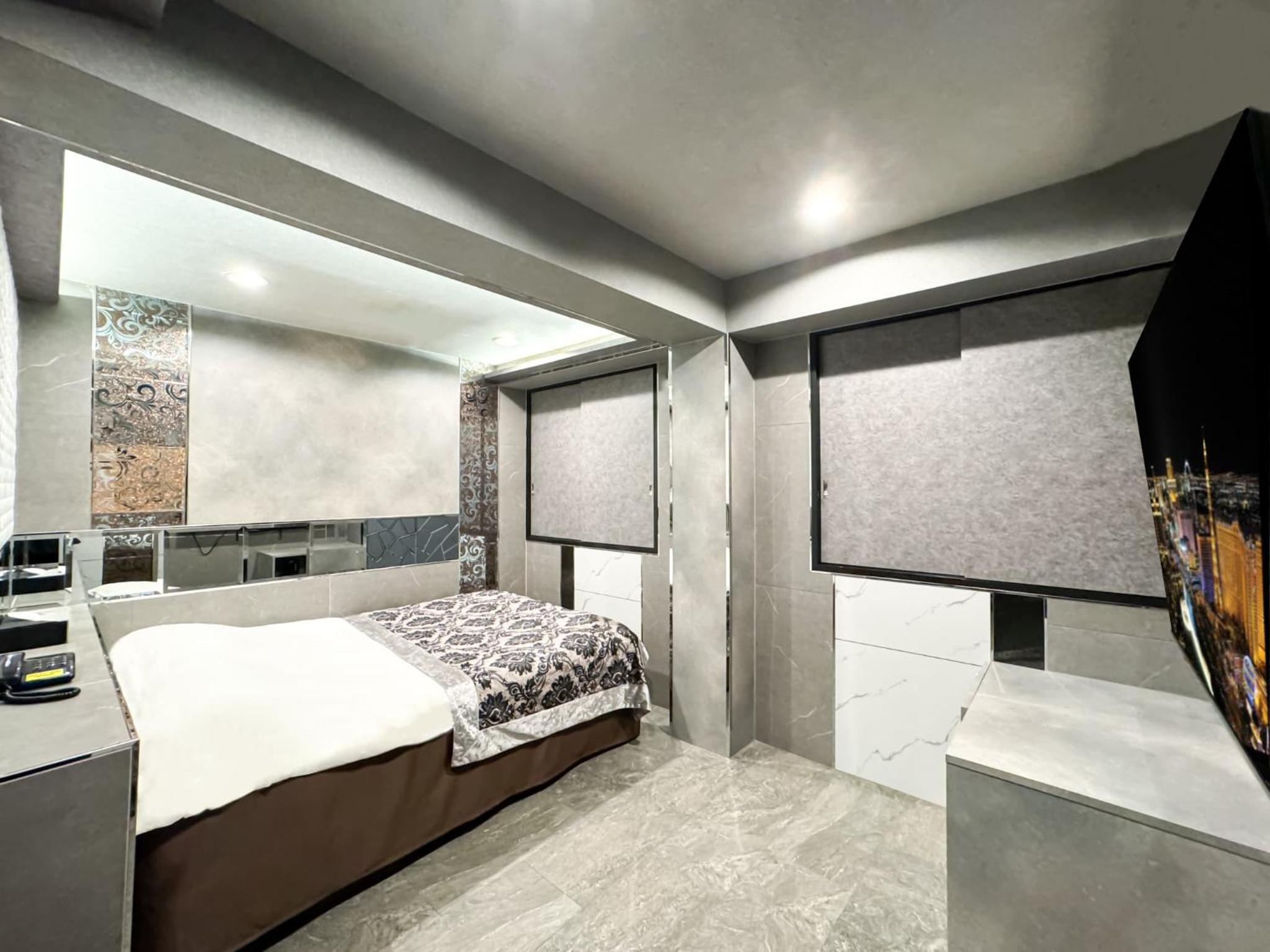 Double Room with Private Bathroom photo 3