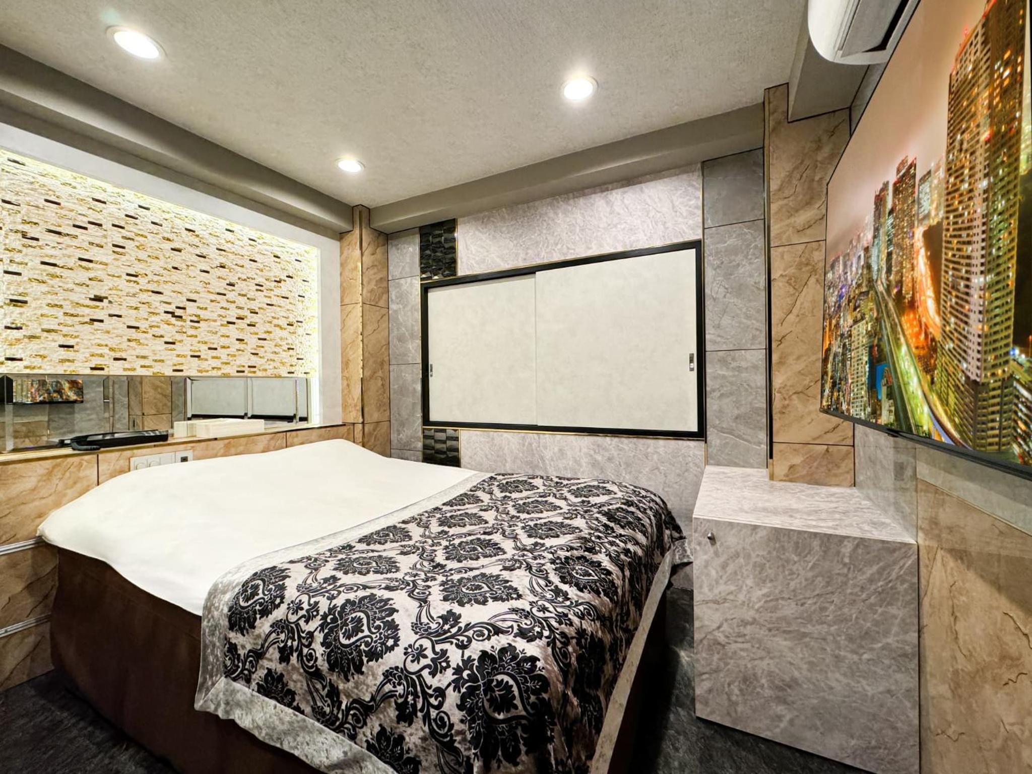 Double Room with Private Bathroom photo 2