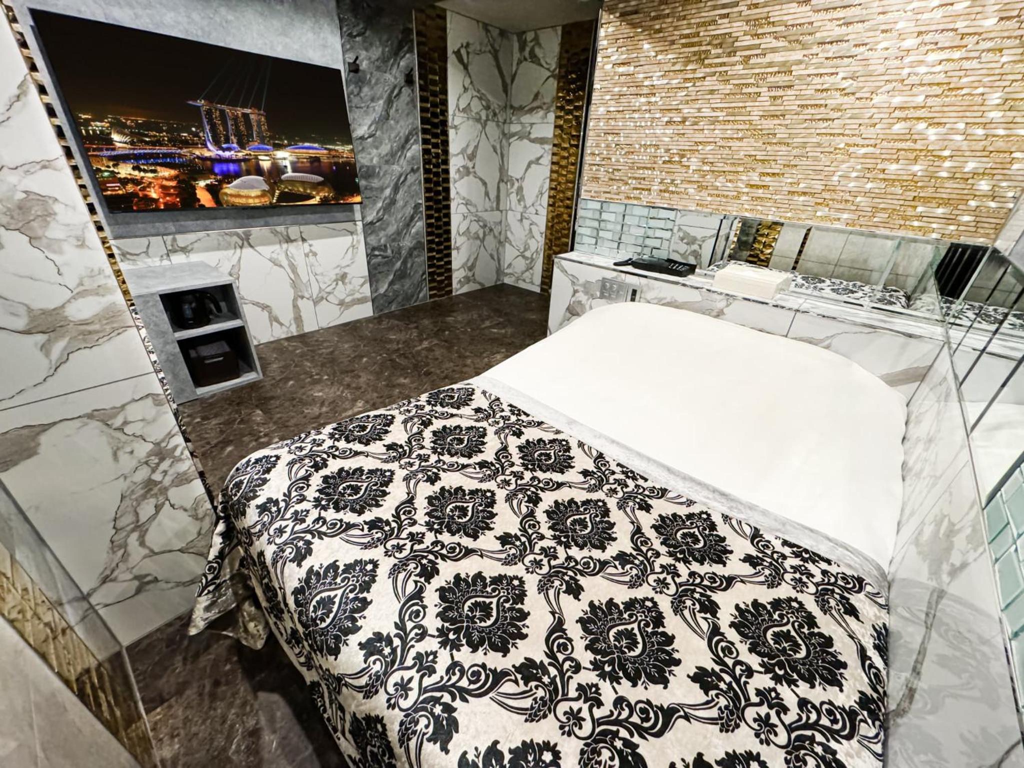 Double Room with Private Bathroom photo 1