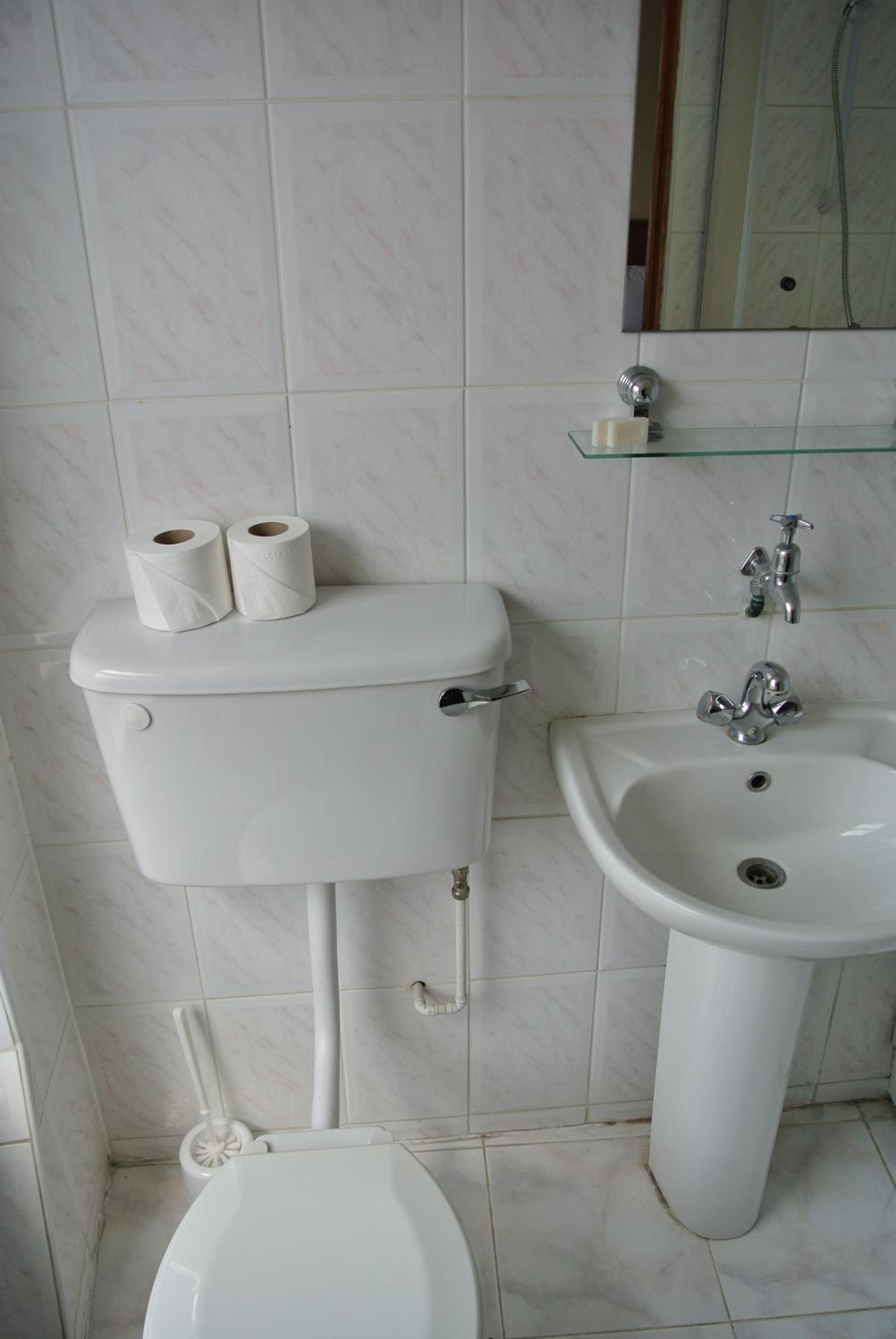 Quadruple En-Suite photo 3
