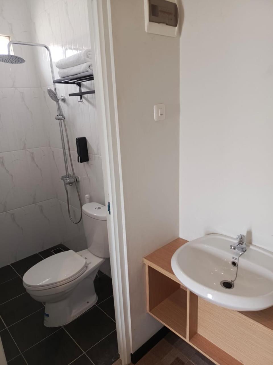 Double or Twin Room - Photo 9