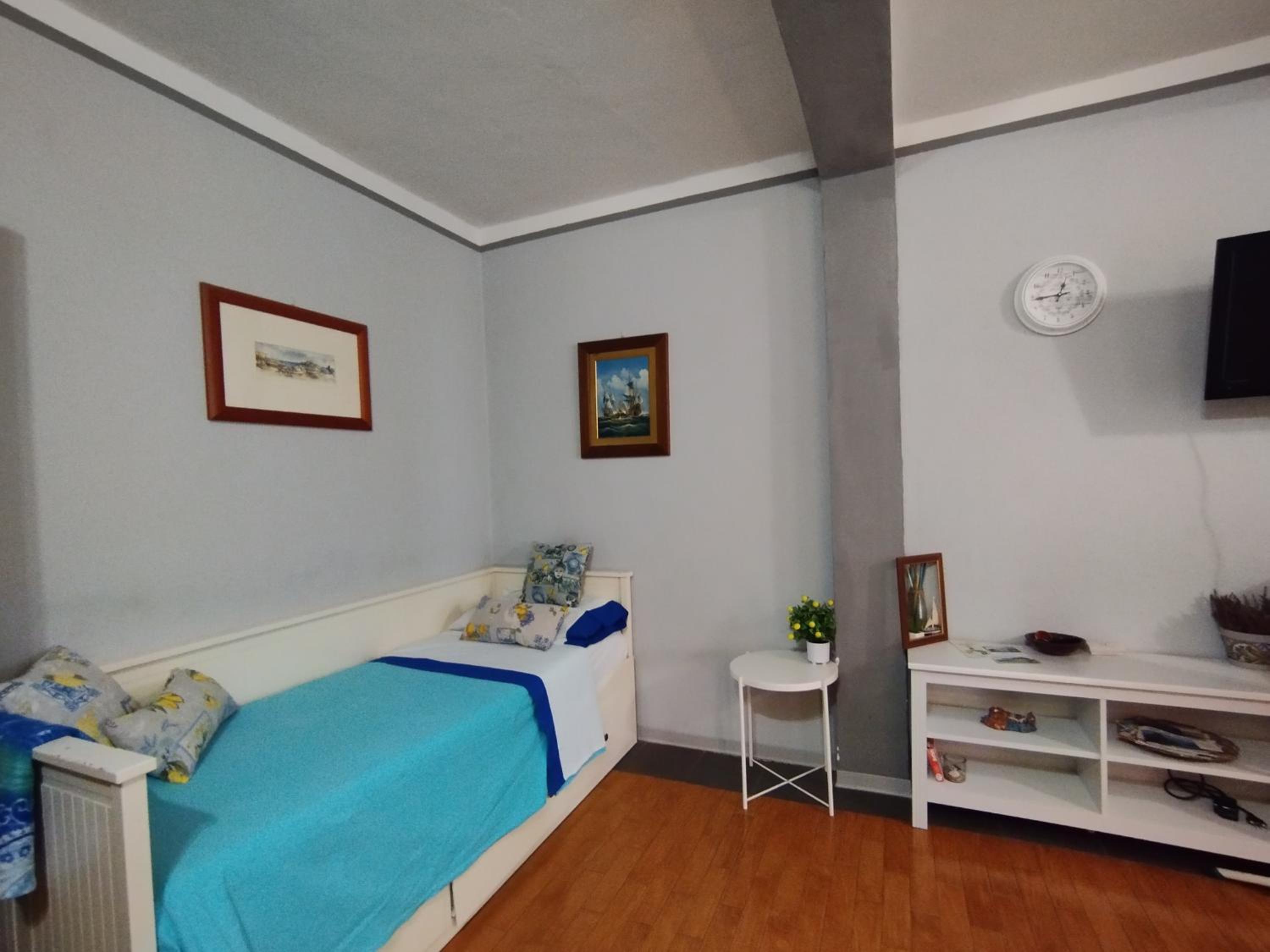 Apartment with Balcony - Photo 30