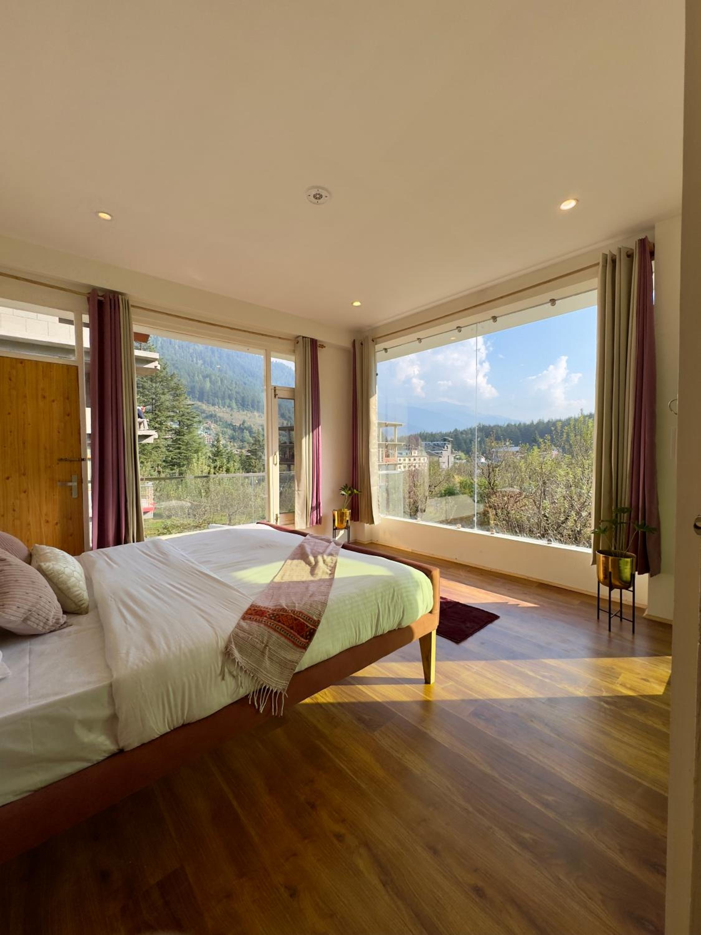 Suite with Mountain View - Photo 1