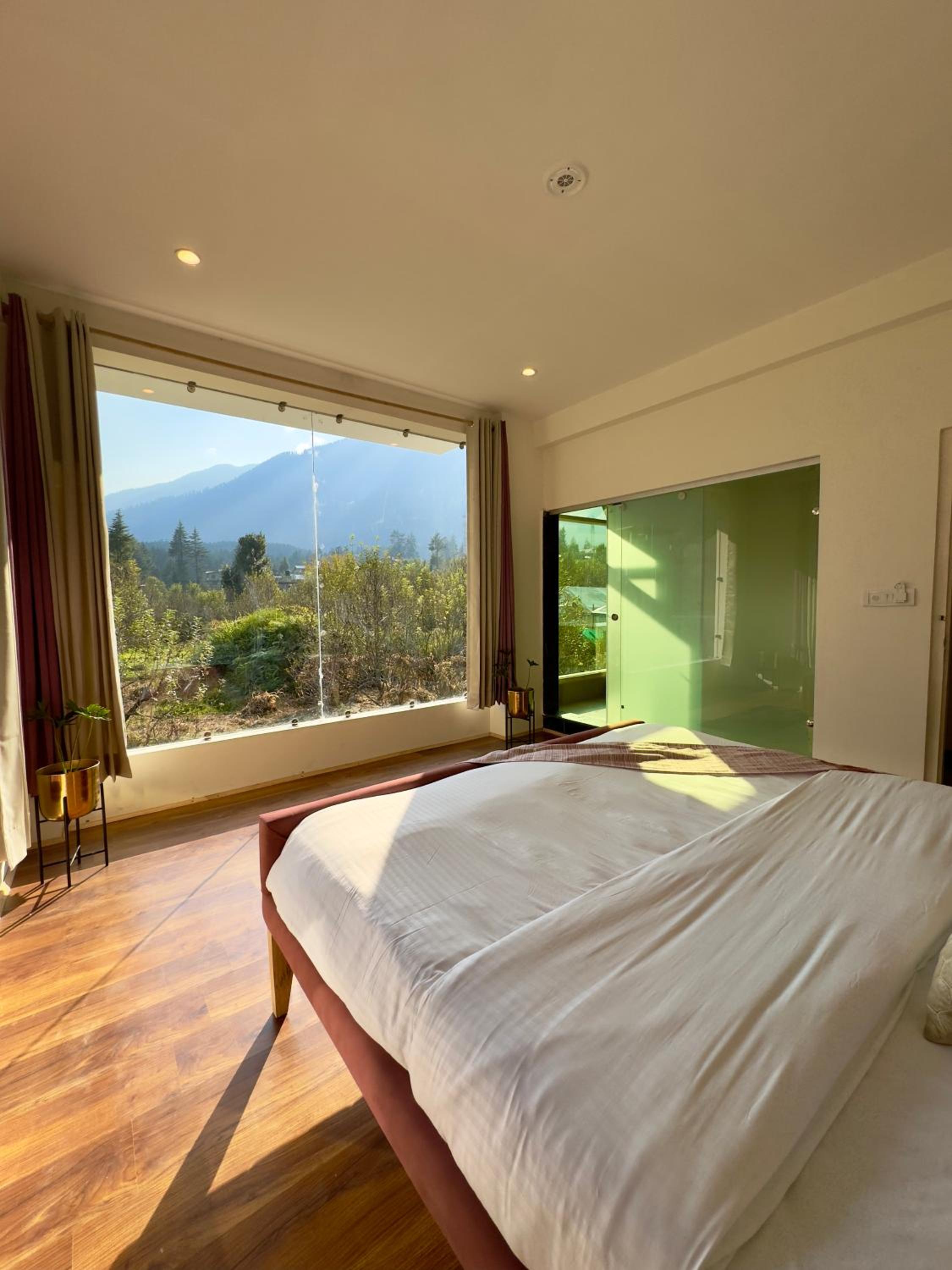 Suite with Mountain View - Photo 3