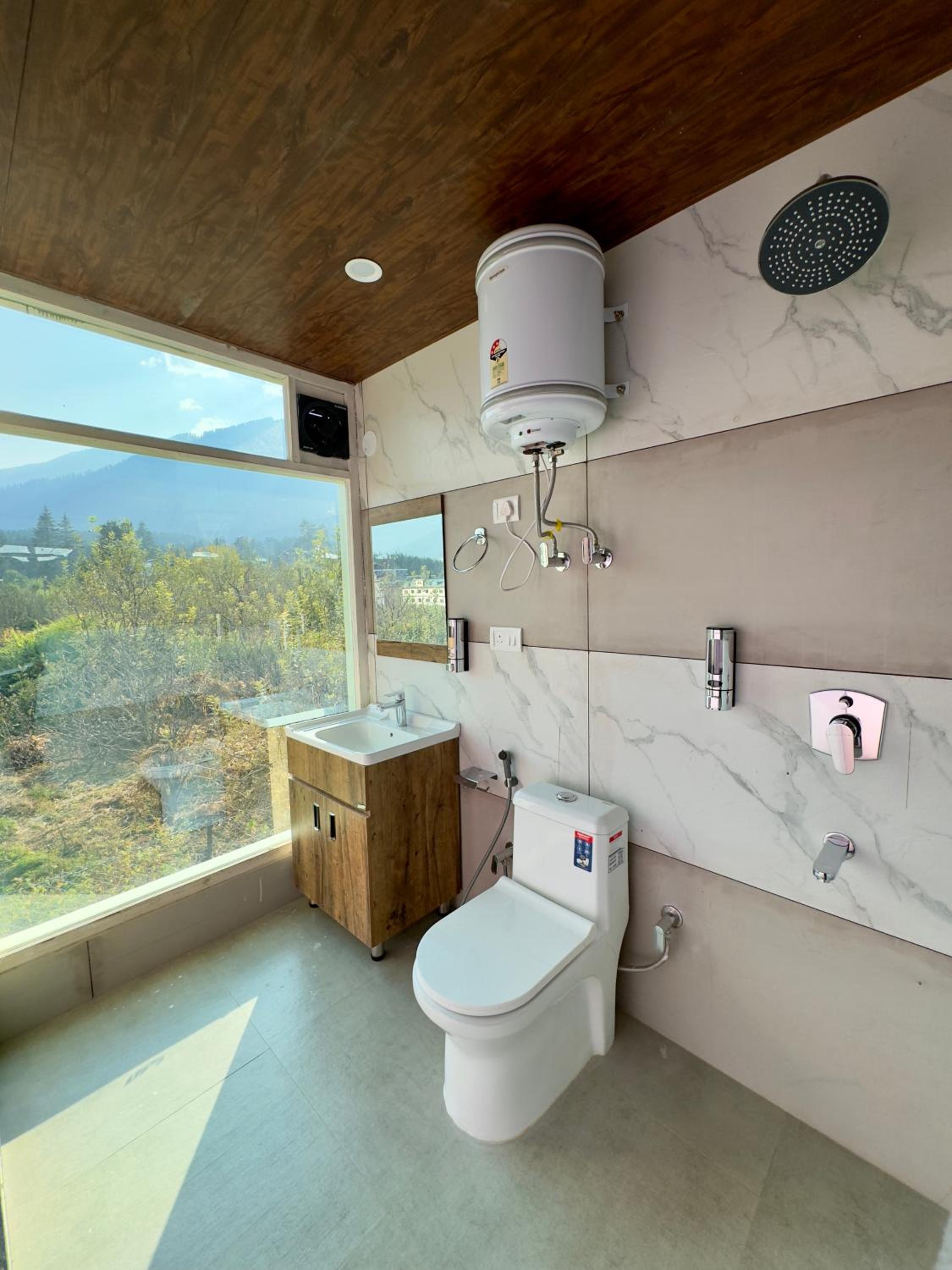 Suite with Mountain View - Photo 4