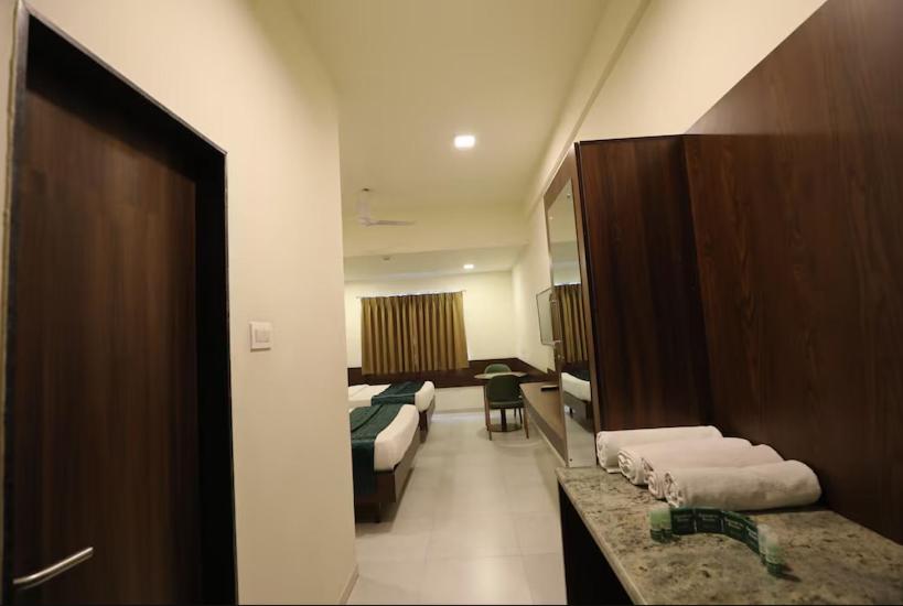 Family Room - Photo 9
