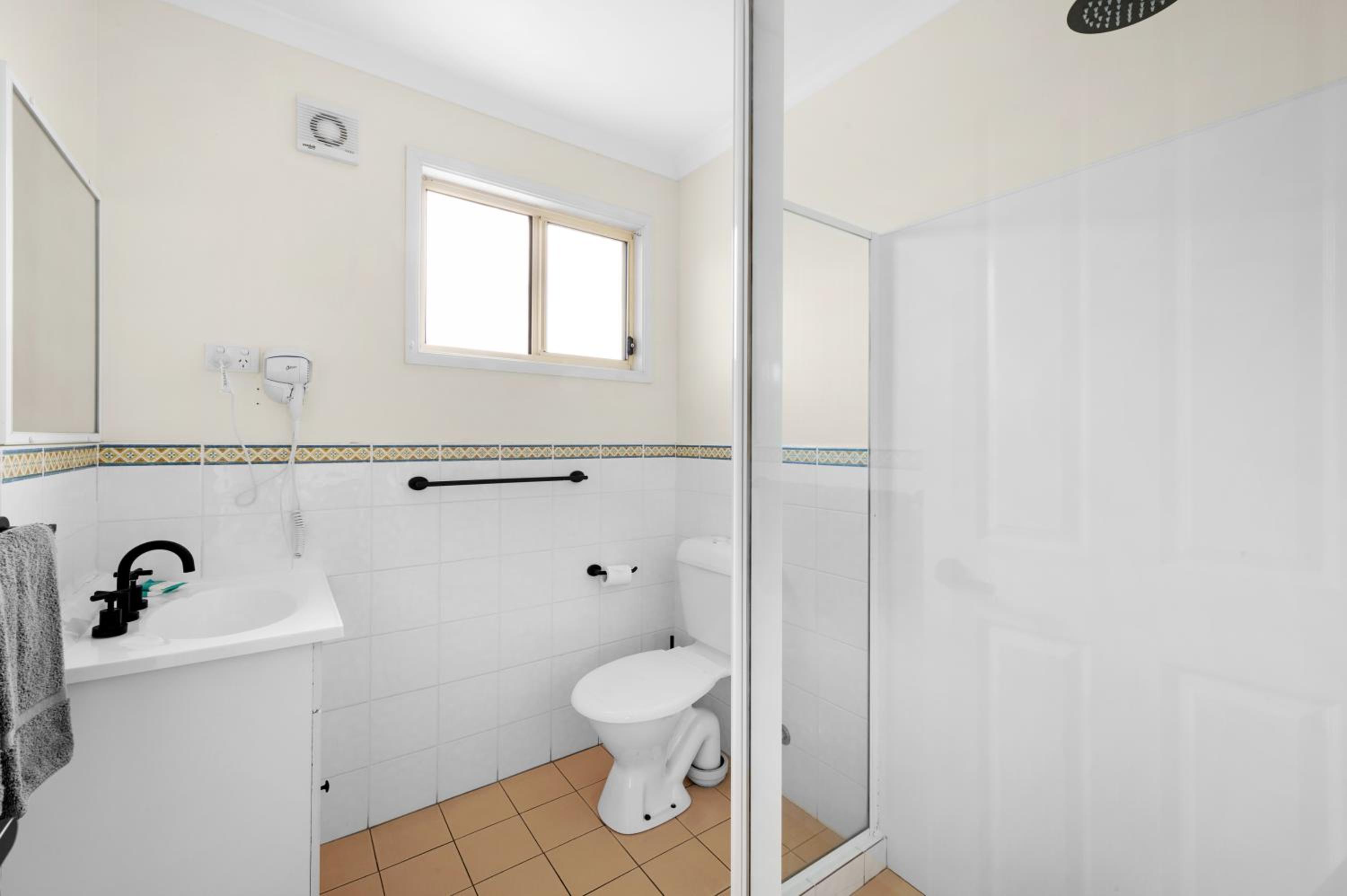 Two-Bedroom Suite - Photo 2