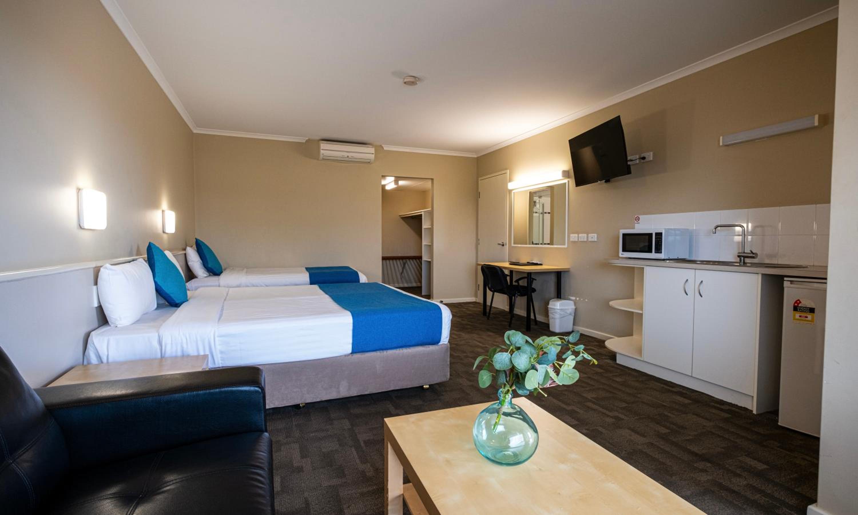 Superior Twin Room - Photo 1