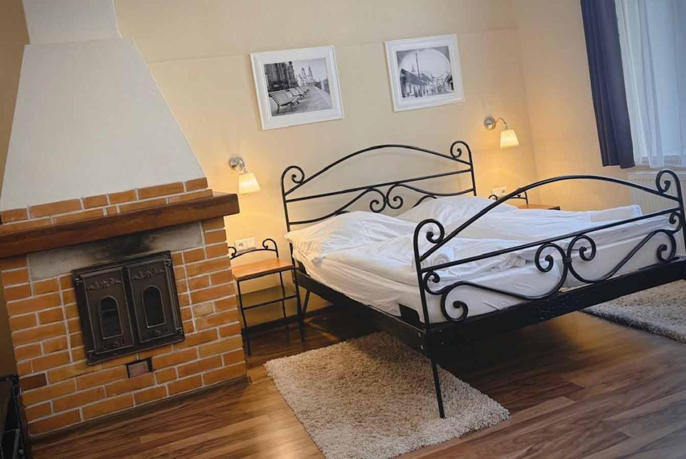 Standard Double Room - Photo 13