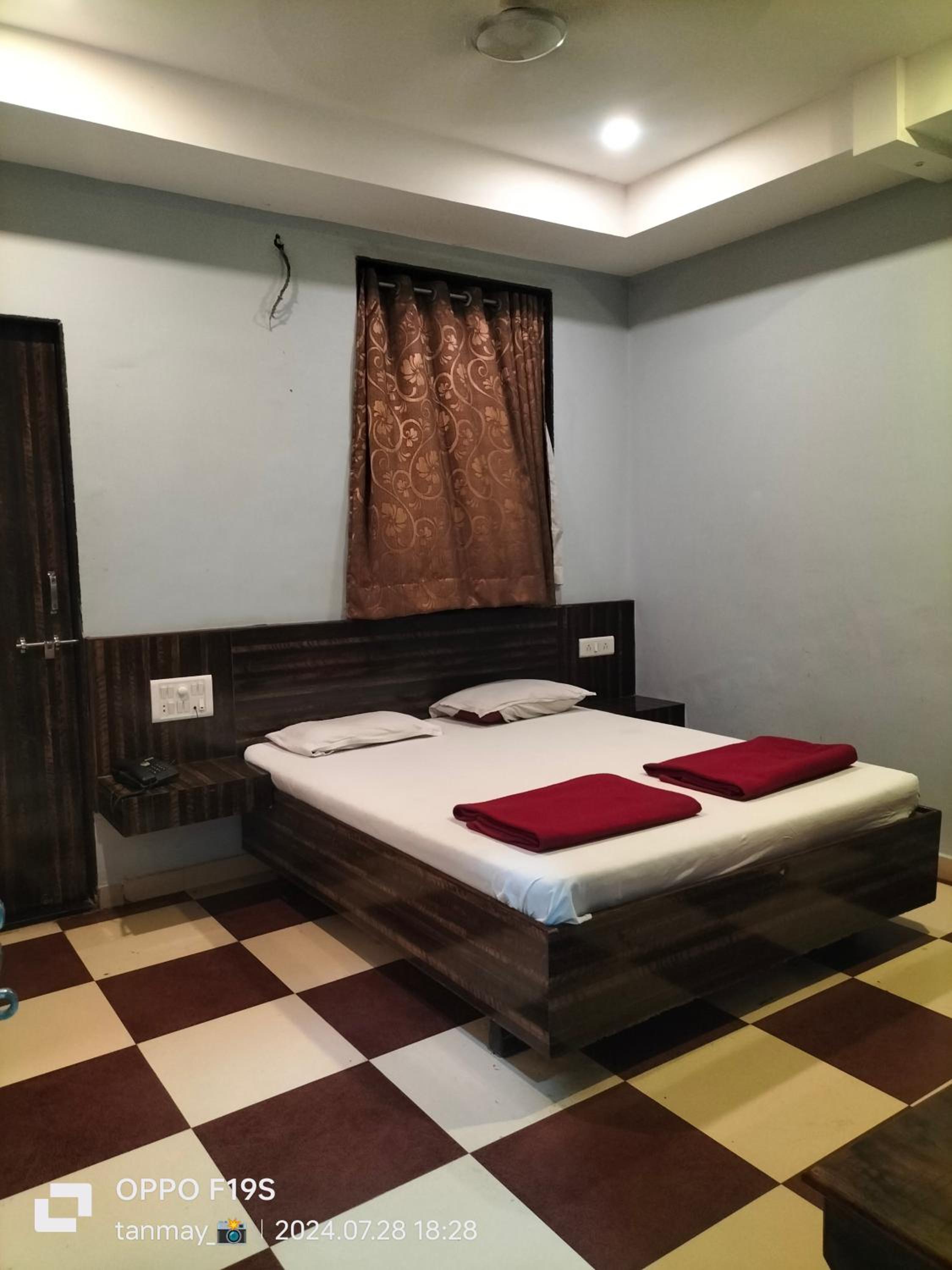 Budget Double Room photo 2
