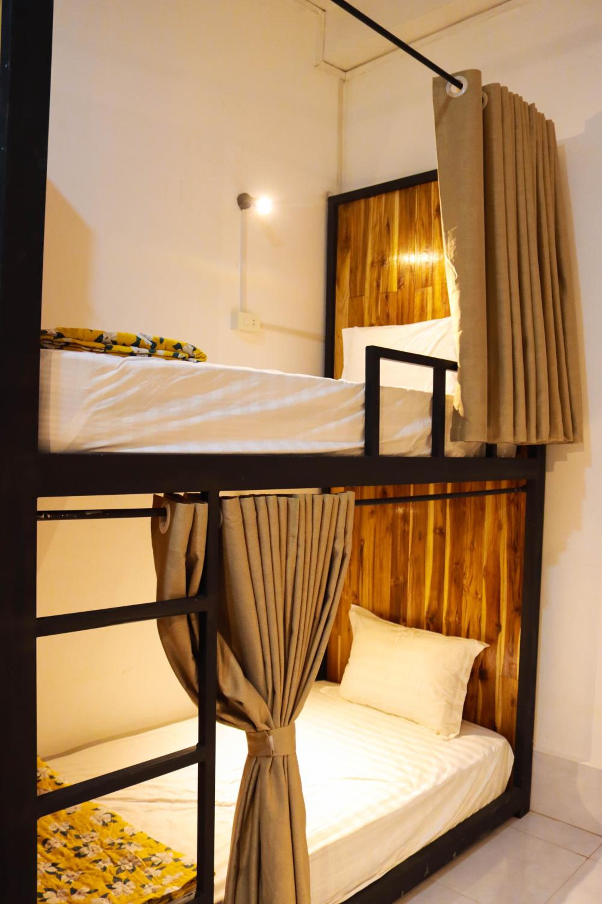 Bed in 6-Bed Dormitory Room photo 1