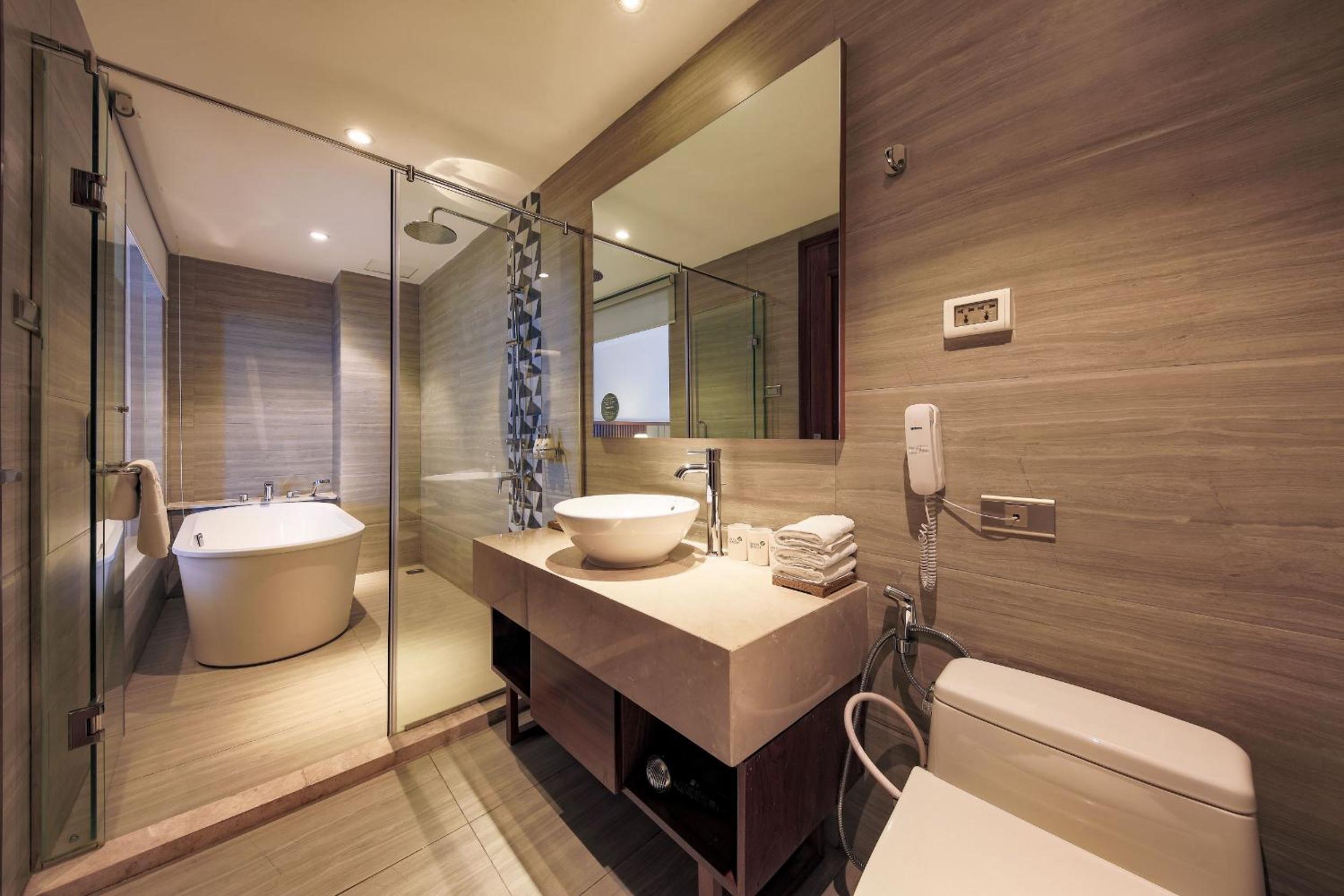 Deluxe Double with Partial Sea View - Photo 2