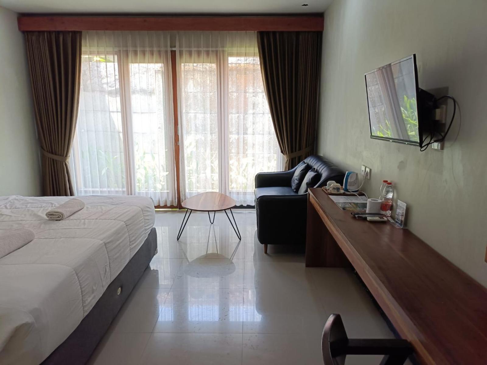 Deluxe King Room photo 1