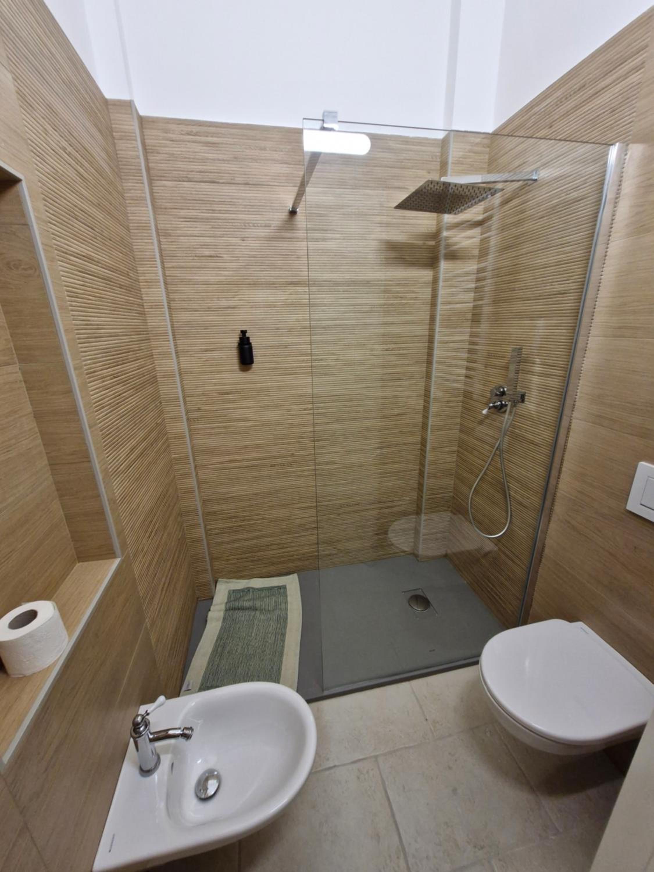 Deluxe Apartment photo 3