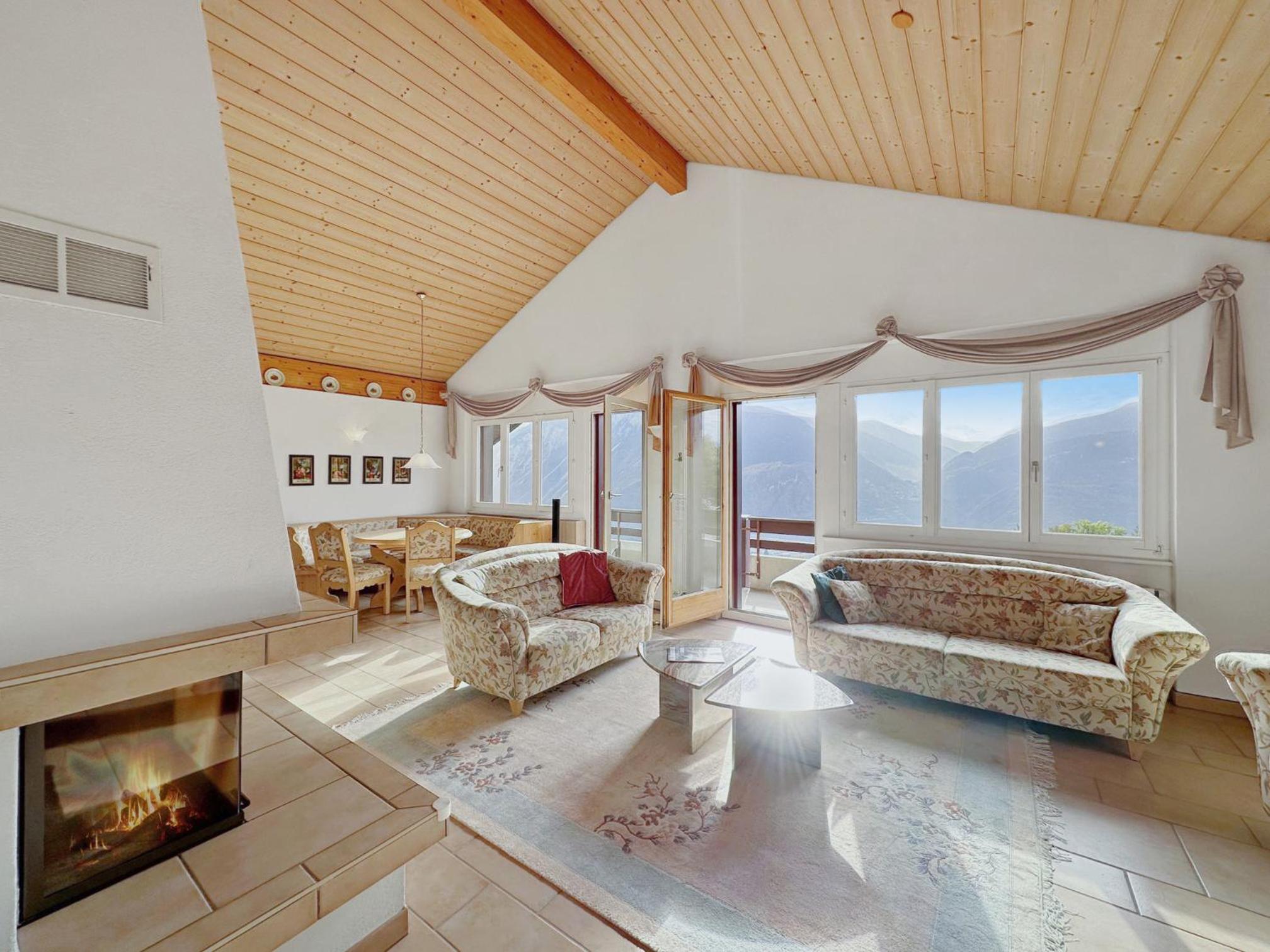 Apartment with Mountain View photo 1
