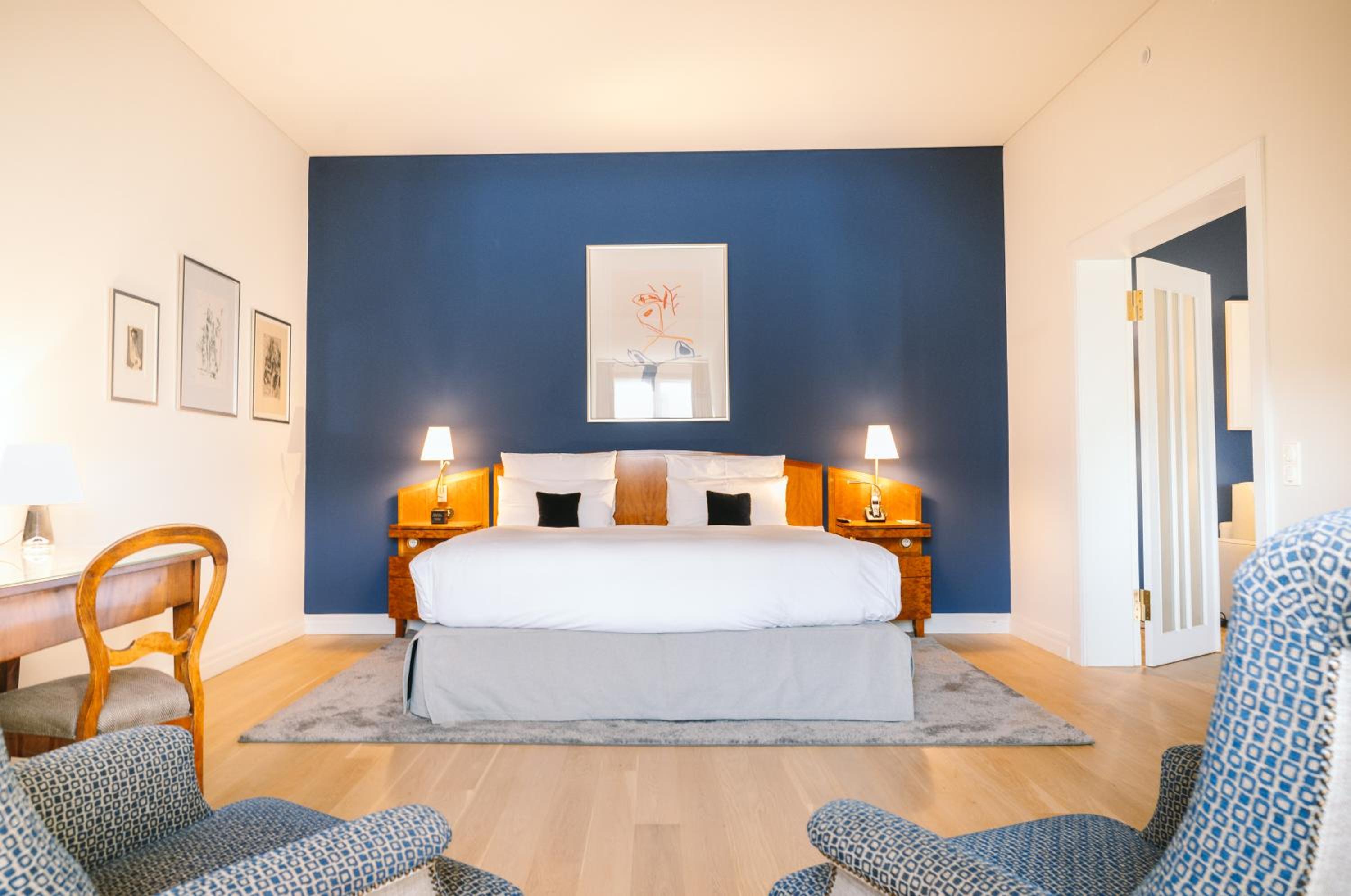 Suite at Louis C Jacob, Hamburg, Autograph Collection
