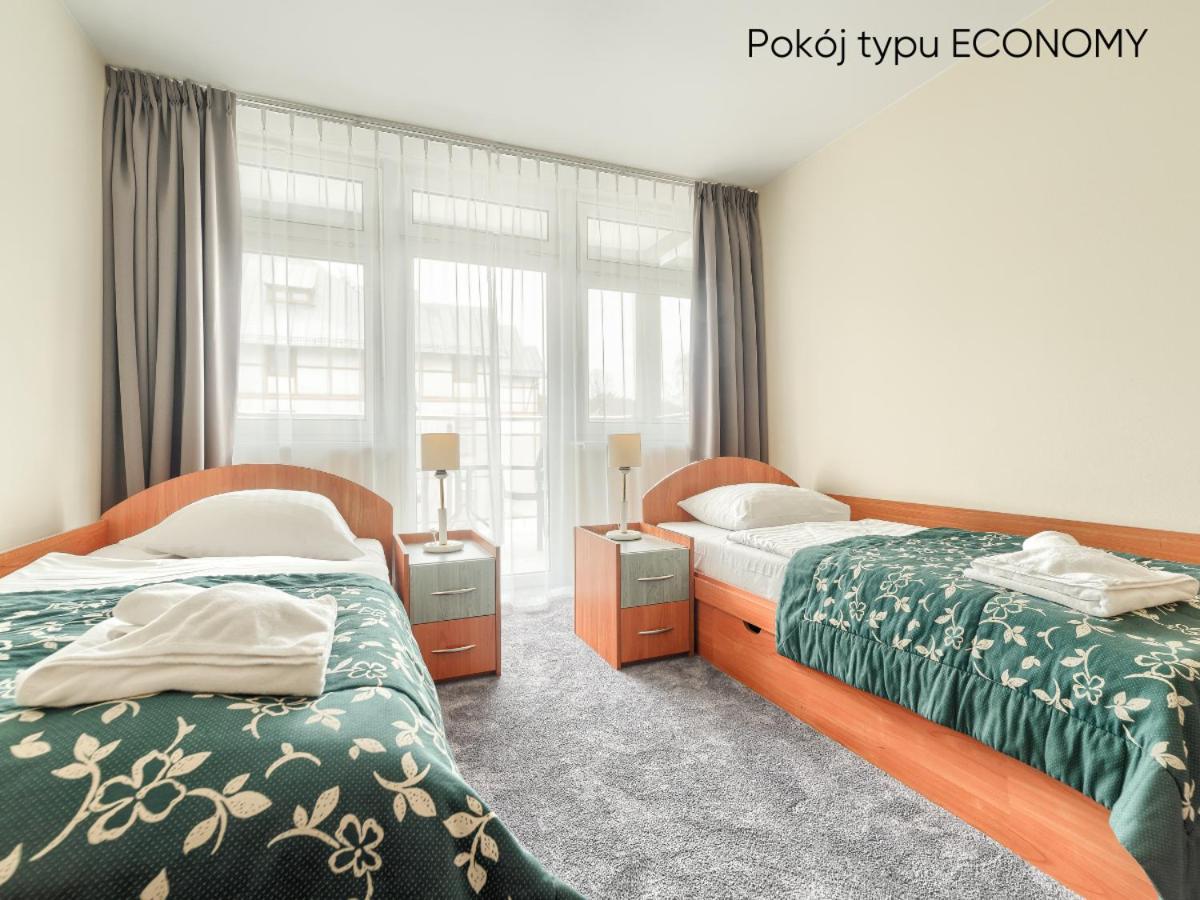 Economy Twin Room - Photo 3