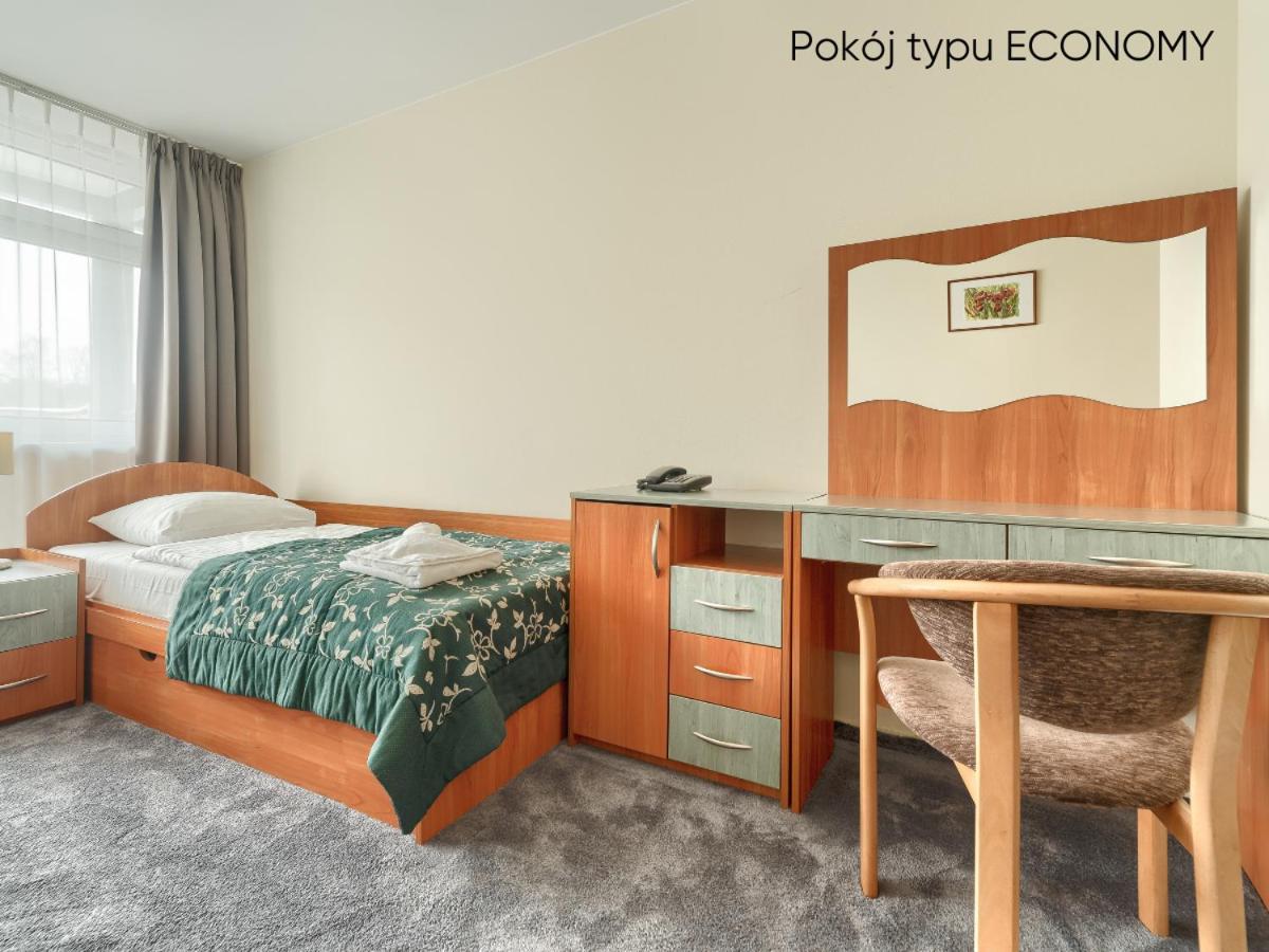 Economy Twin Room - Photo 1