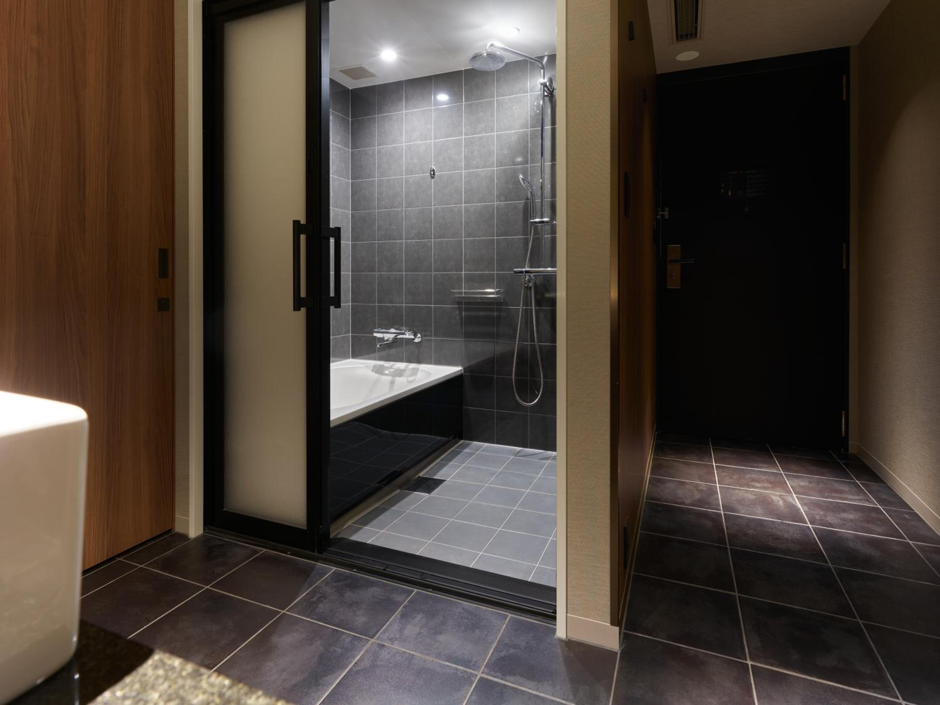 Superior King Room - Photo 3