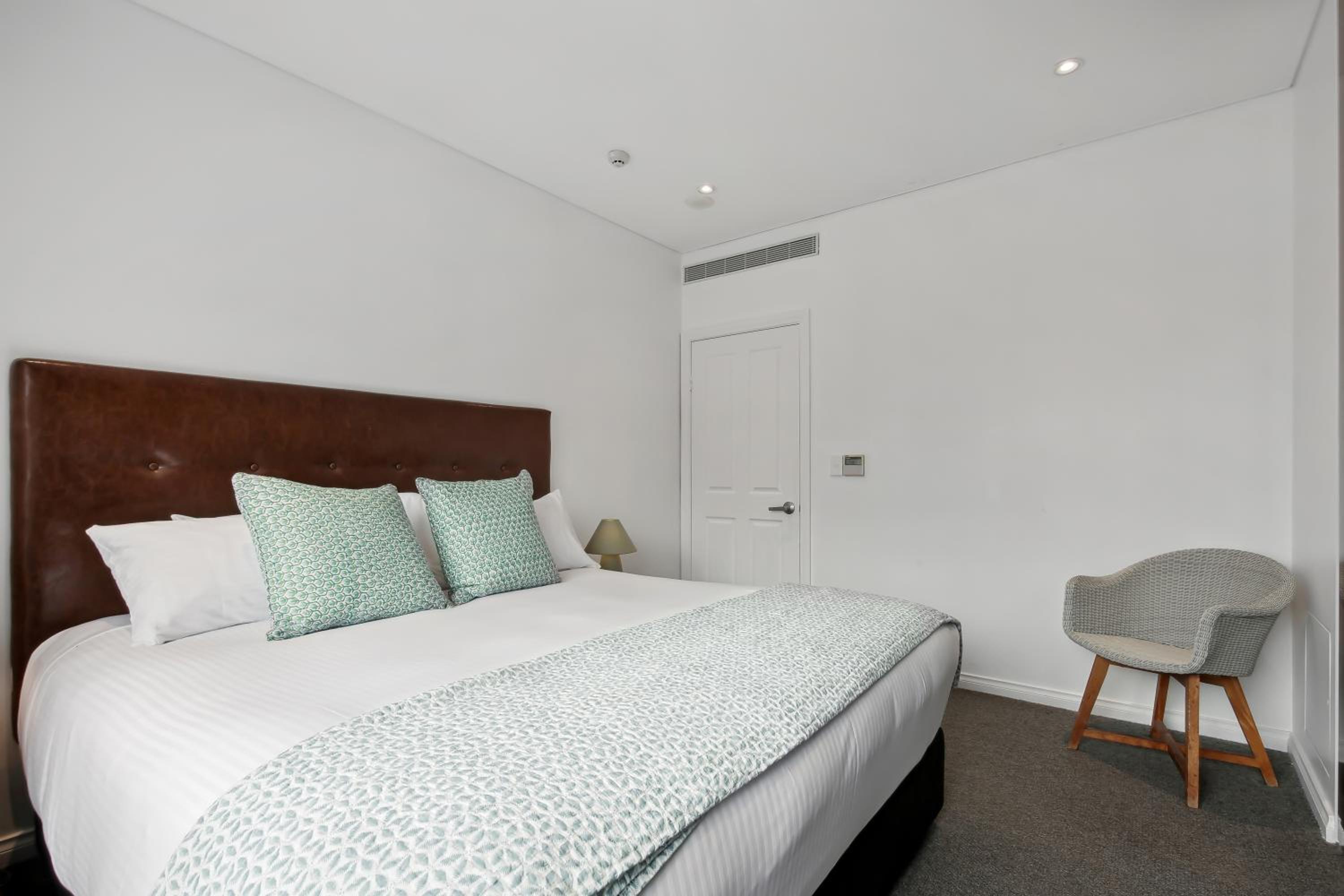 Two-Bedroom Apartment with Ocean View and Balcony photo 3