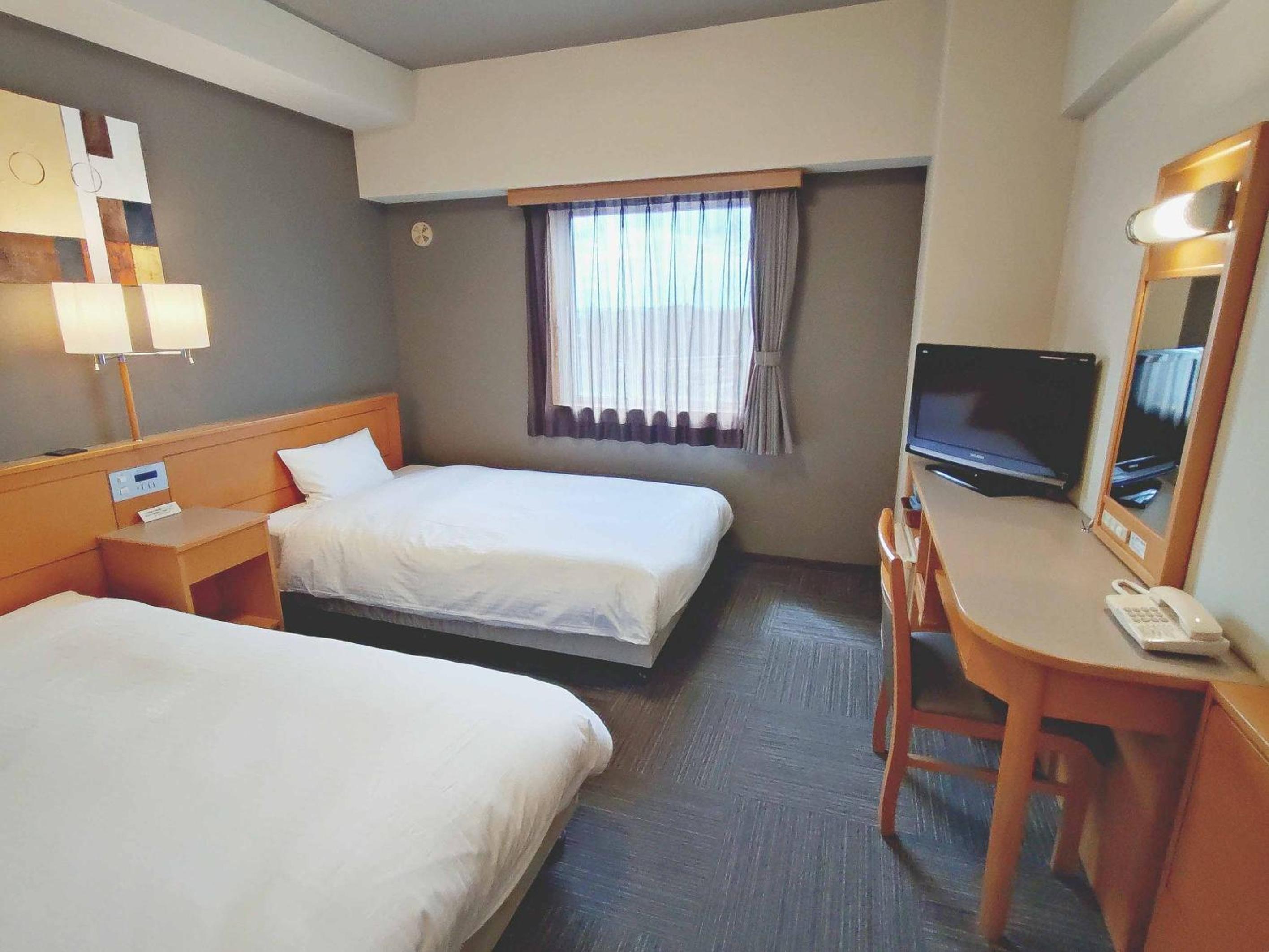 Twin Room - Smoking - Photo 1