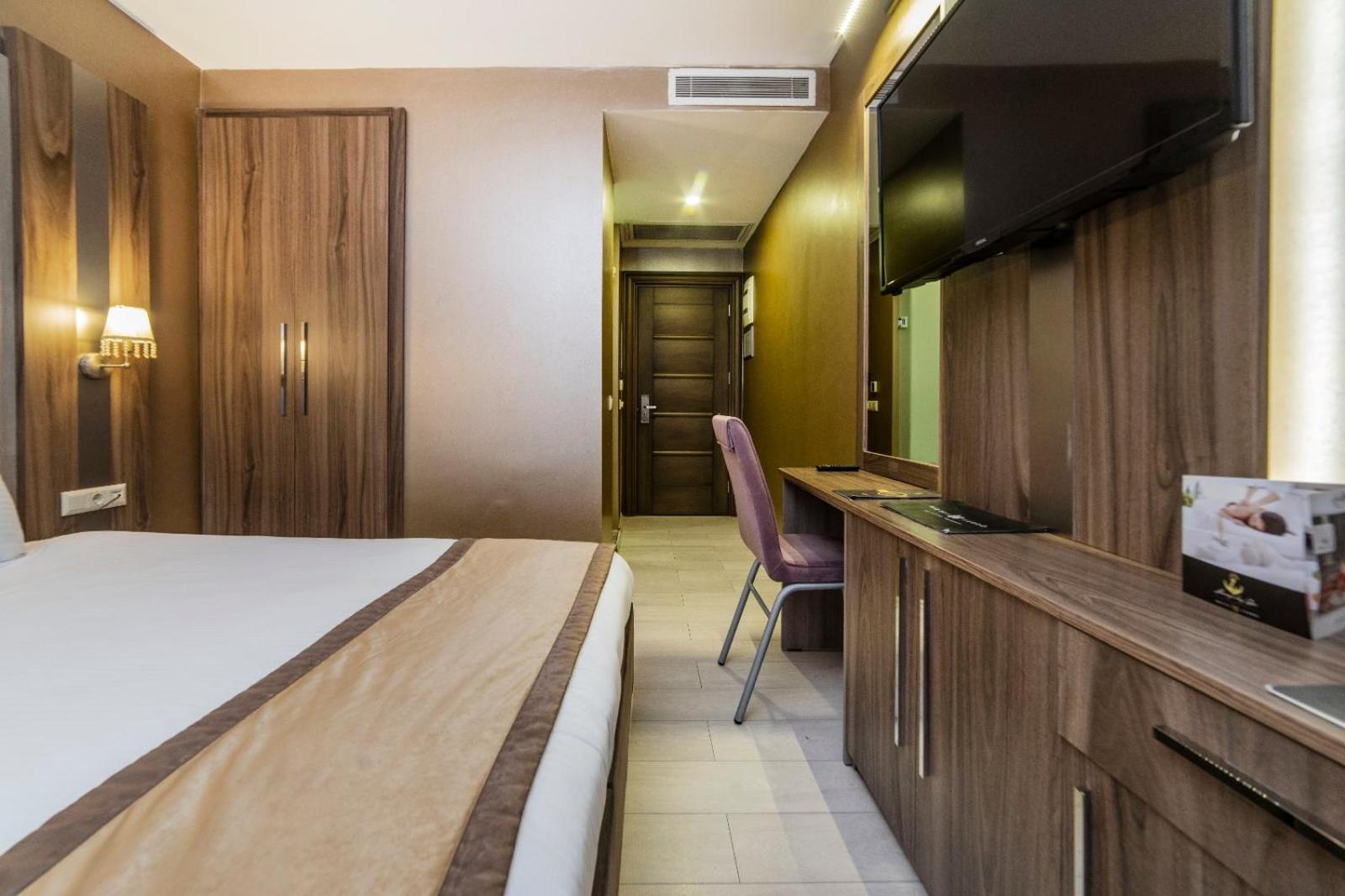 Standard Double or Twin Room photo 3