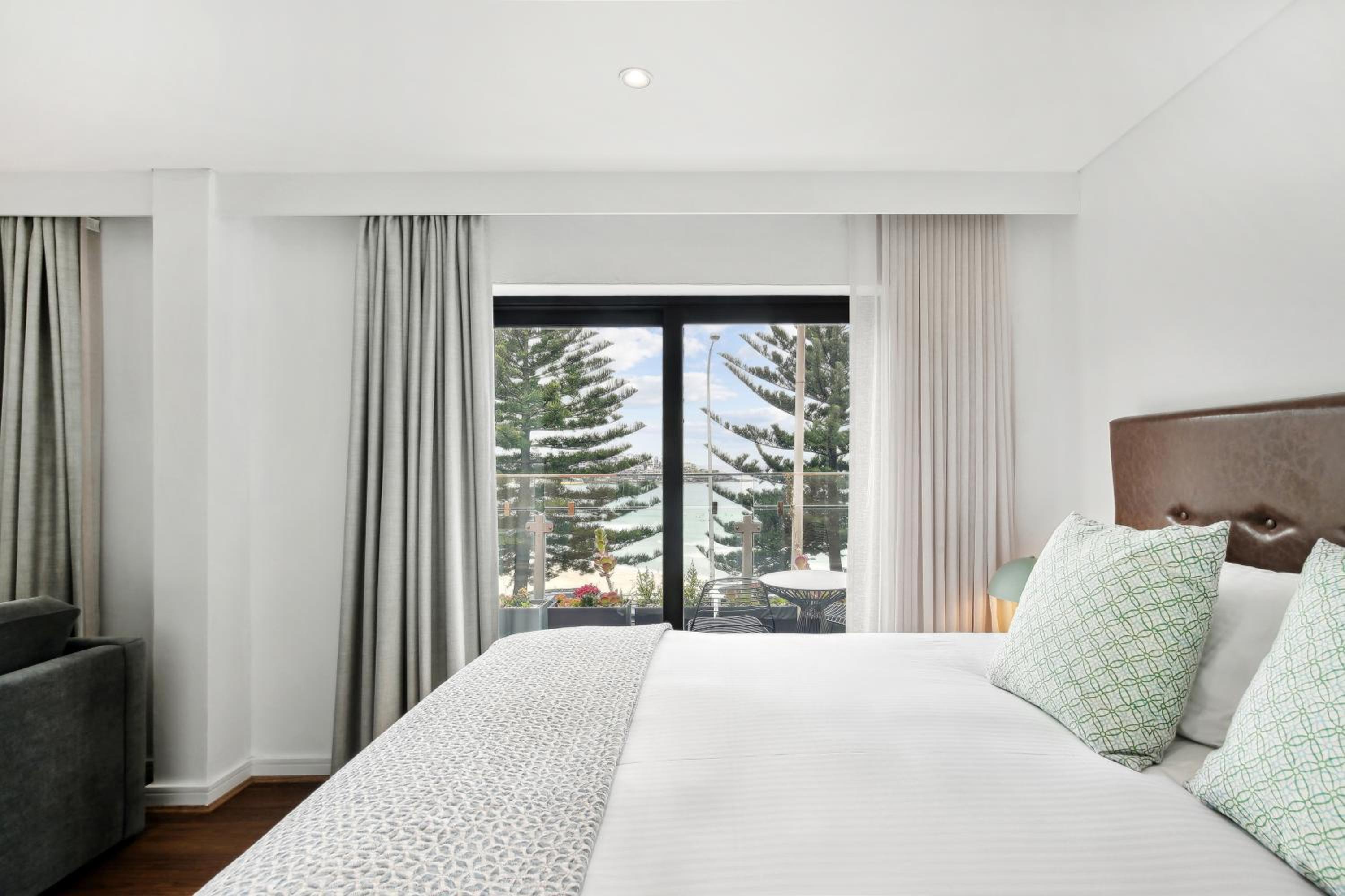 Studio Suite with Ocean Views and Balcony photo 3