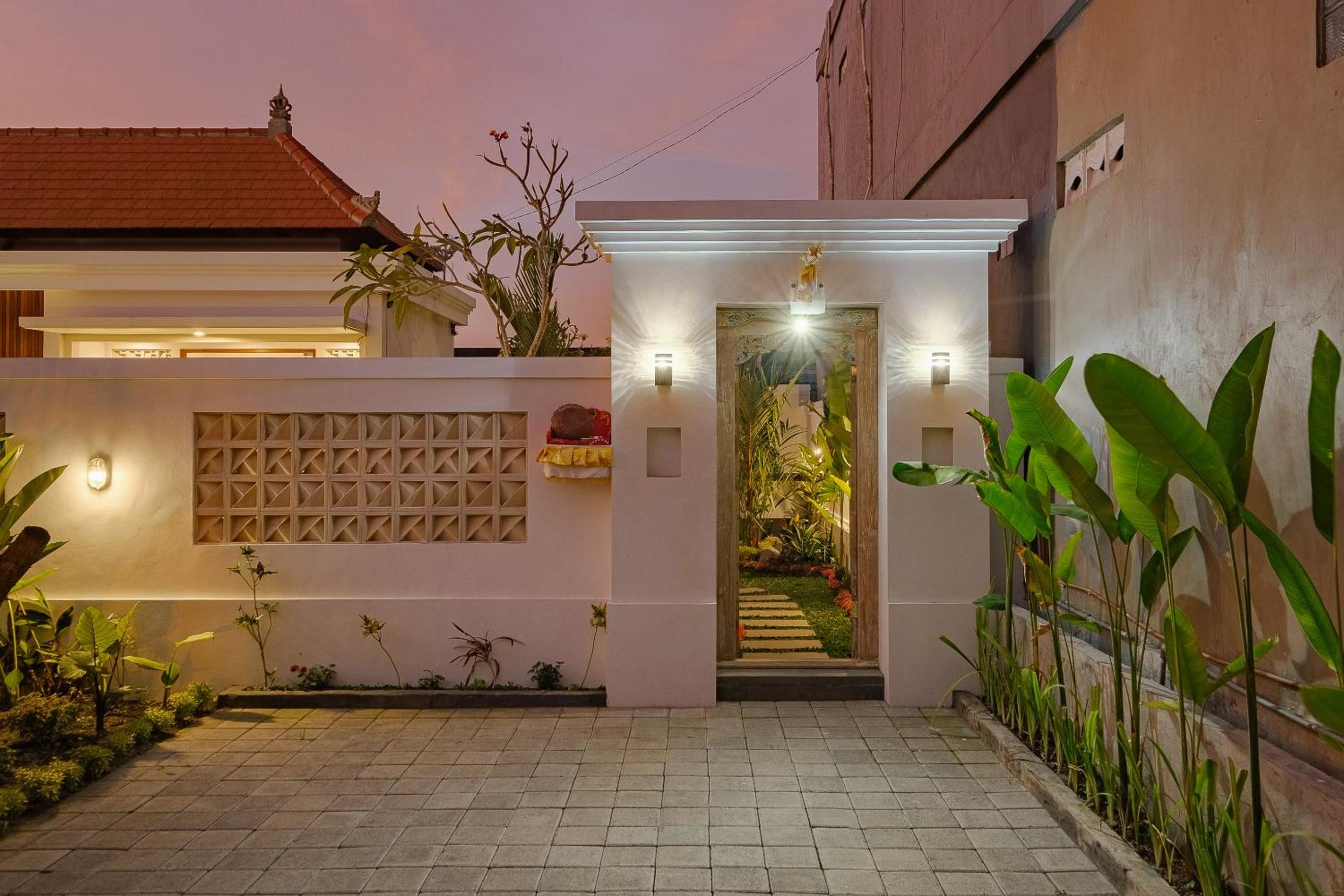 Two-Bedroom Villa - Photo 12