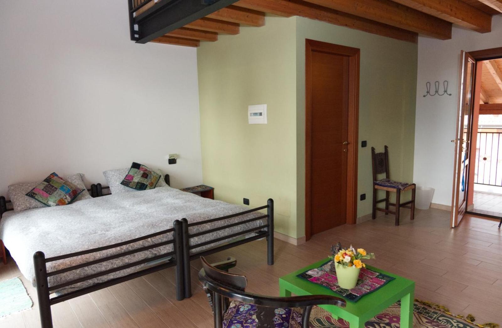One-Bedroom House photo 1