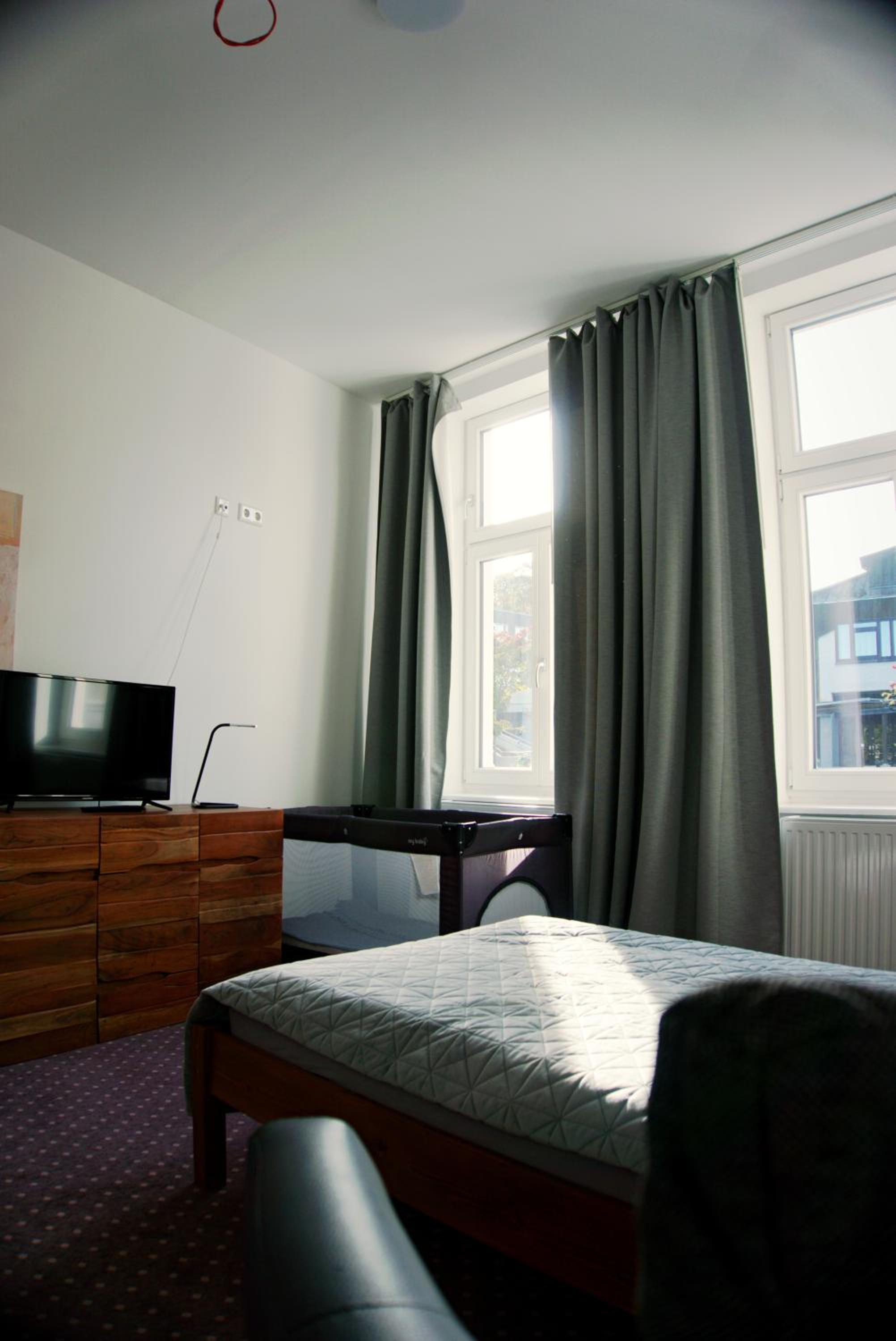  Double Room with Extra Bed - Photo 17