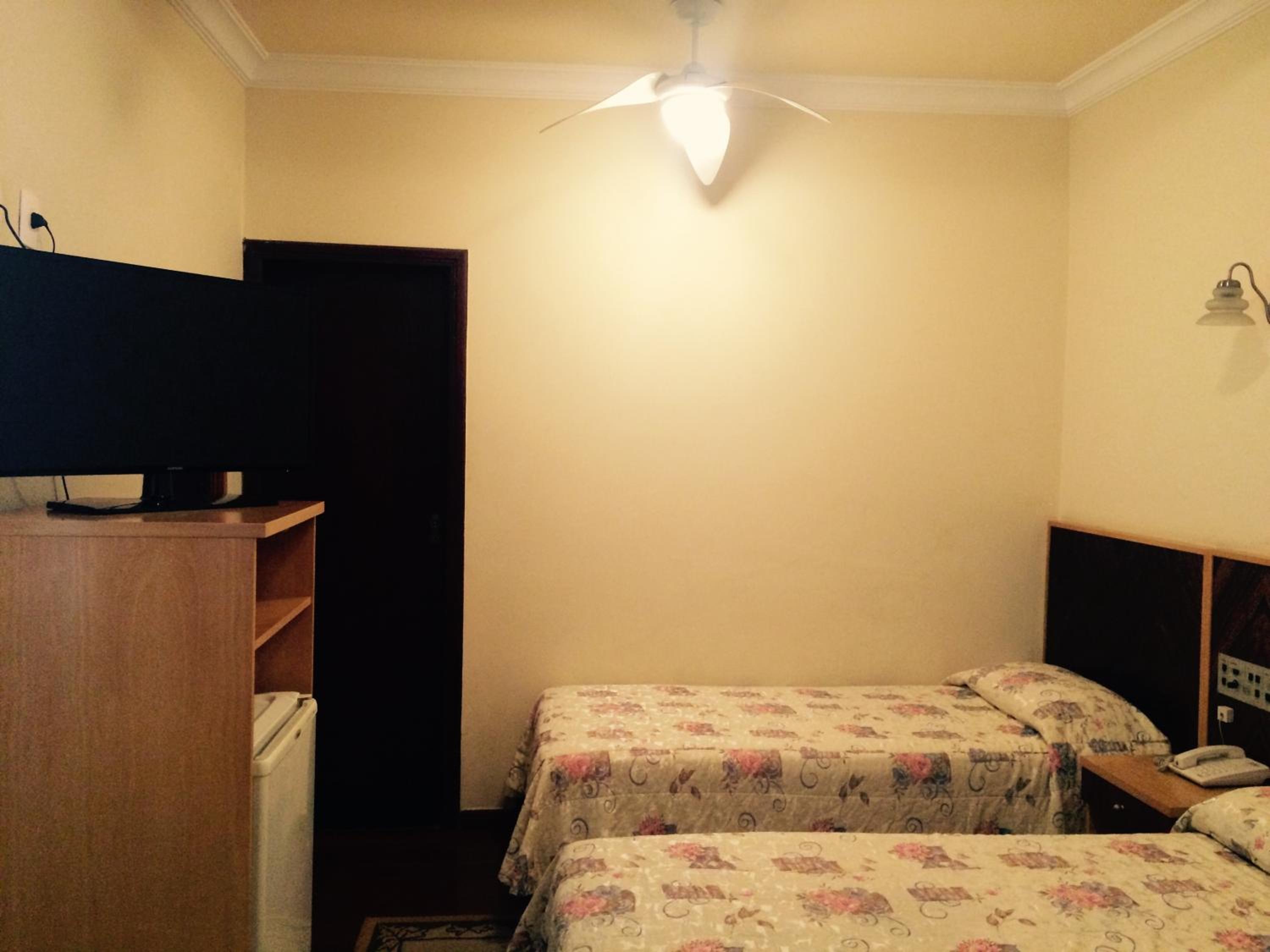 Standard Twin Room photo 1