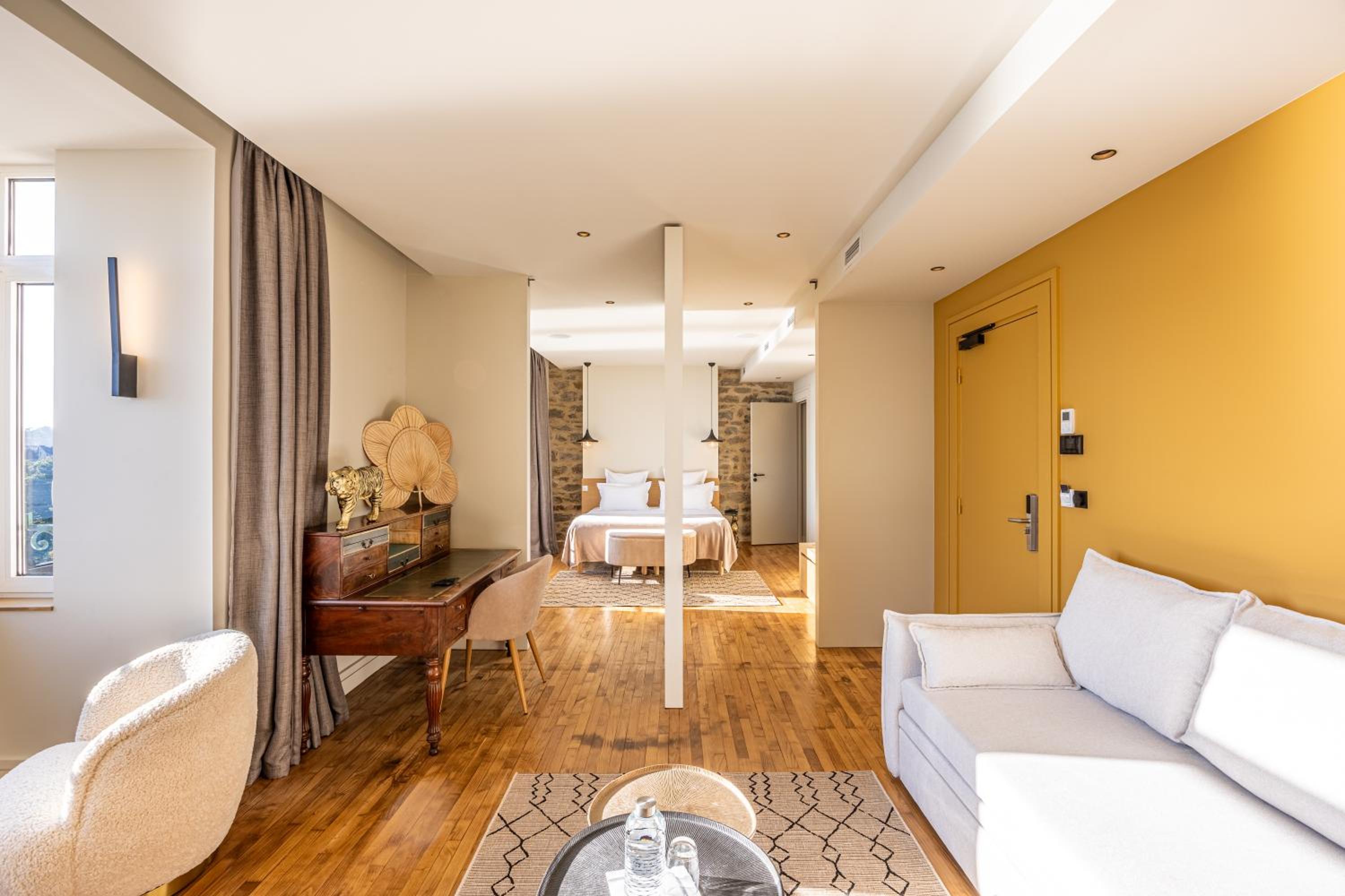 Deluxe Suite with Sea View