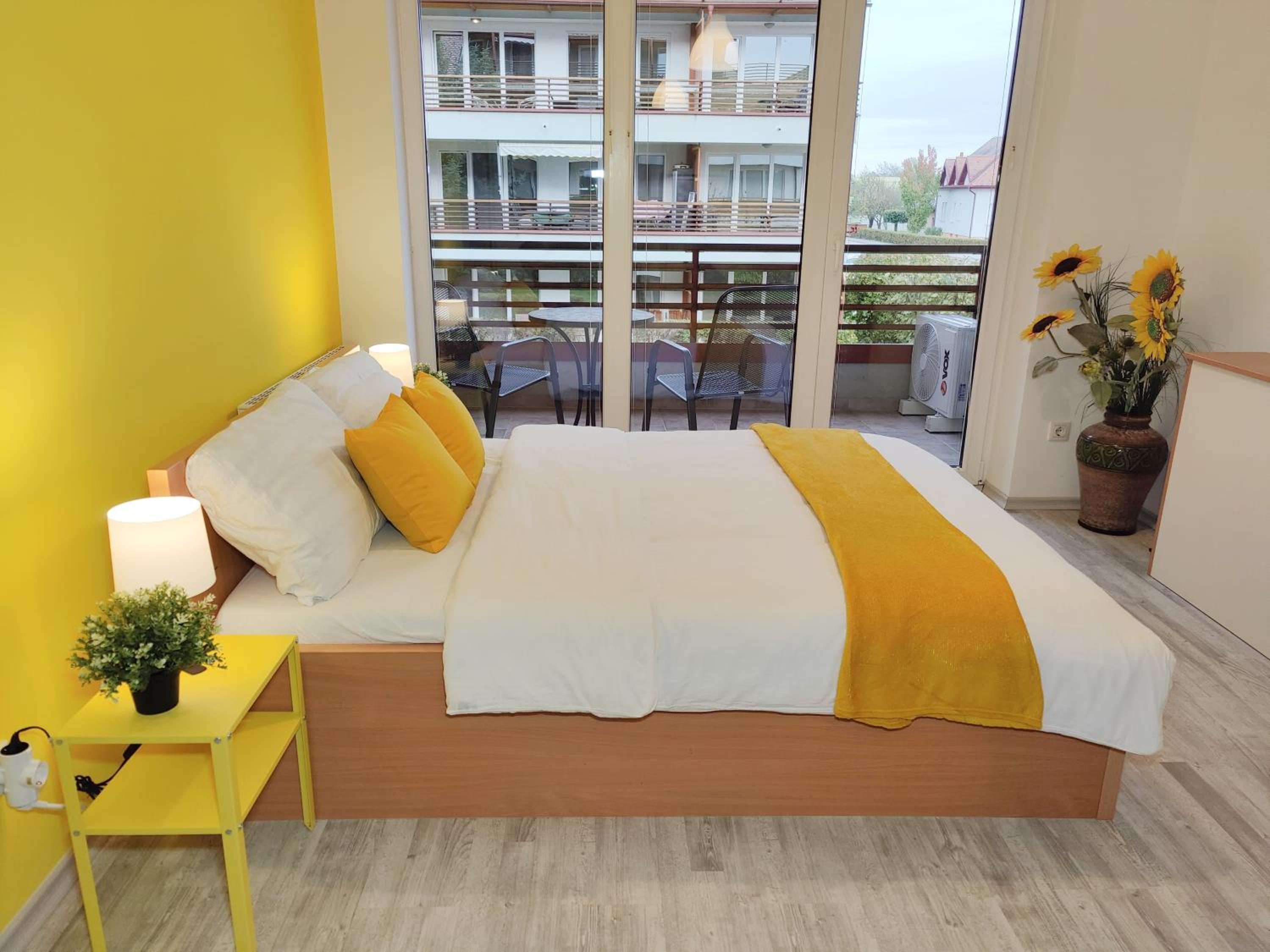 Apartment with Balcony photo 2