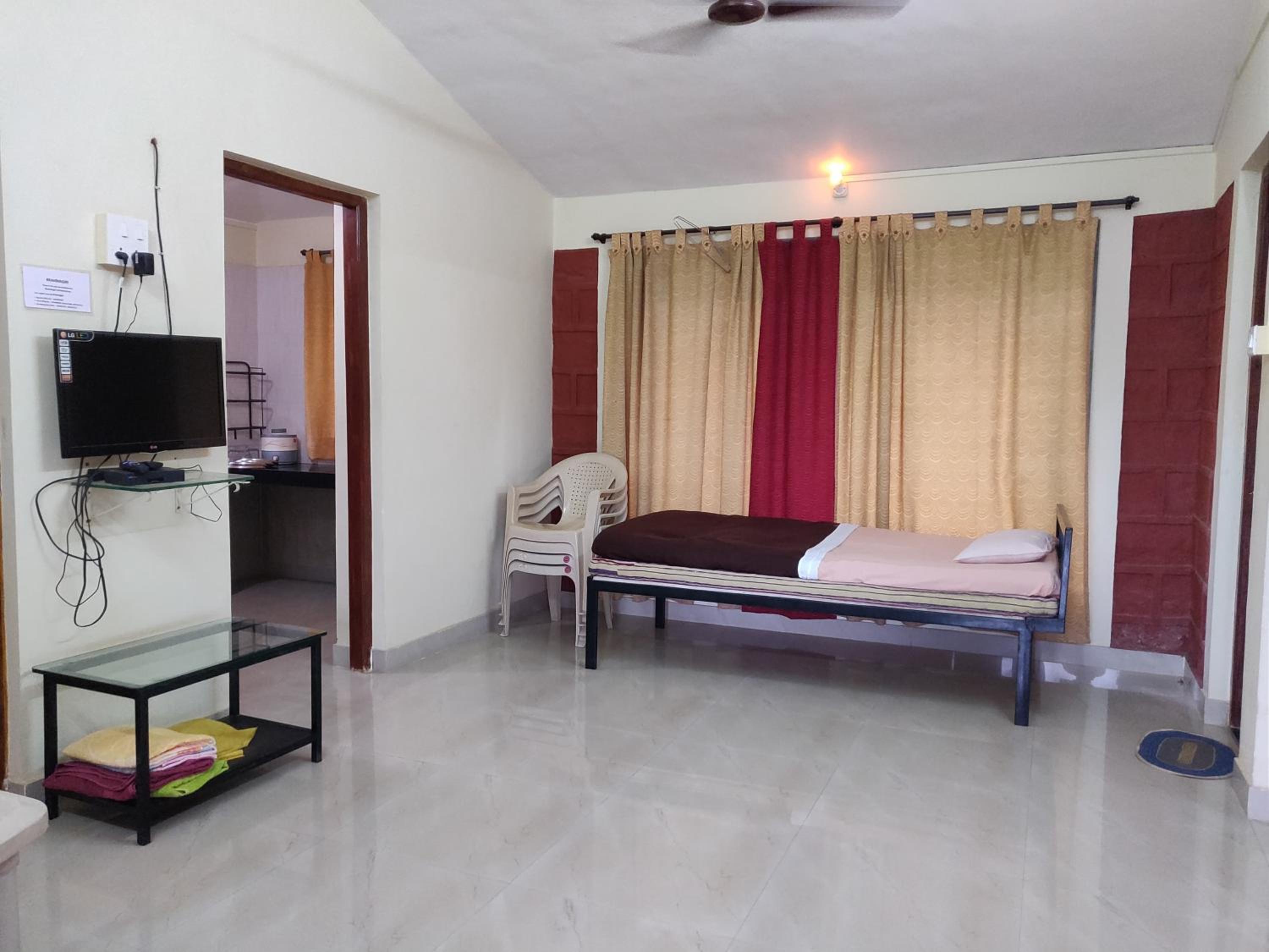One-Bedroom House photo 1