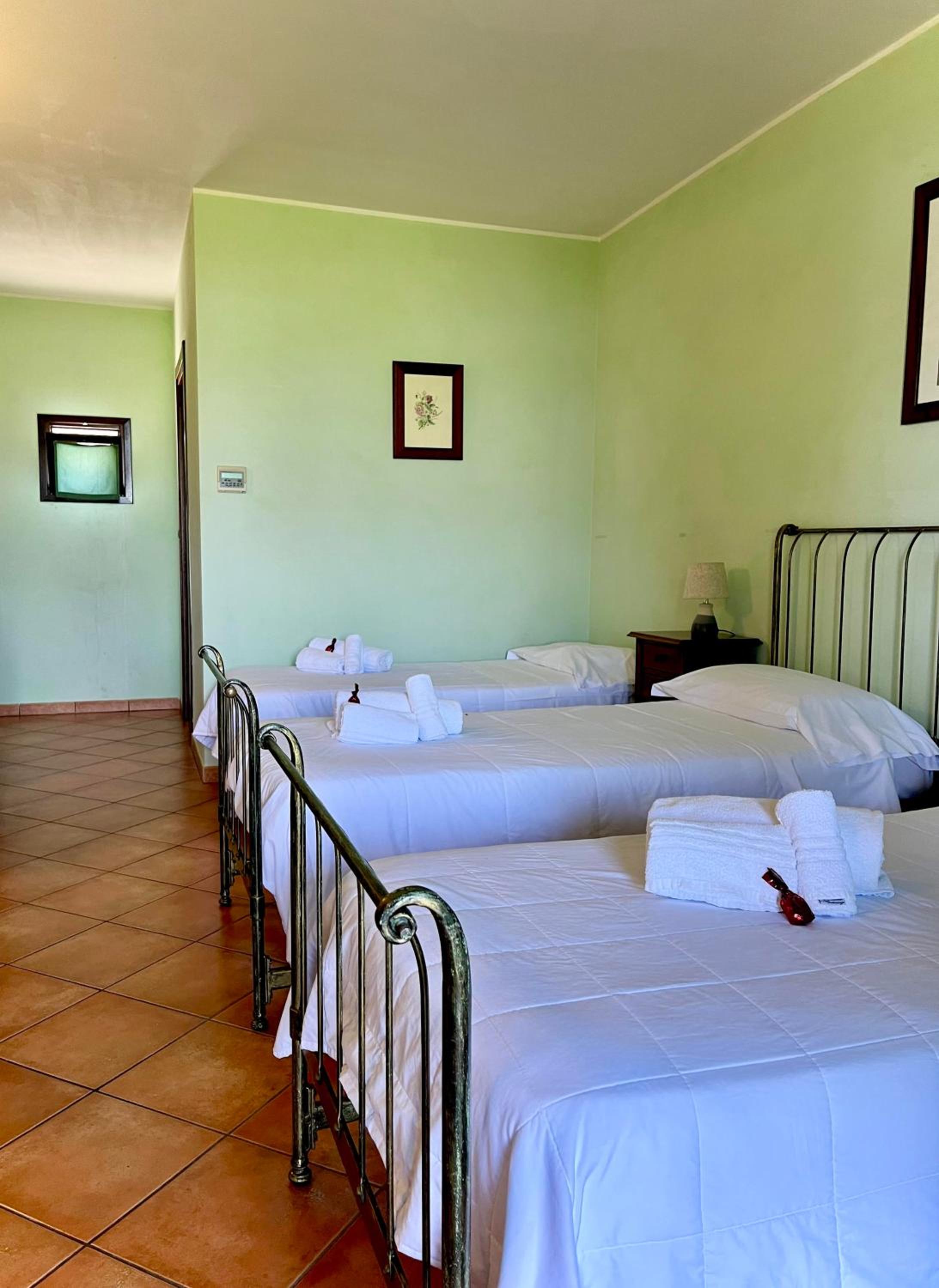 Double Or Twin Room - Disability Access photo 3