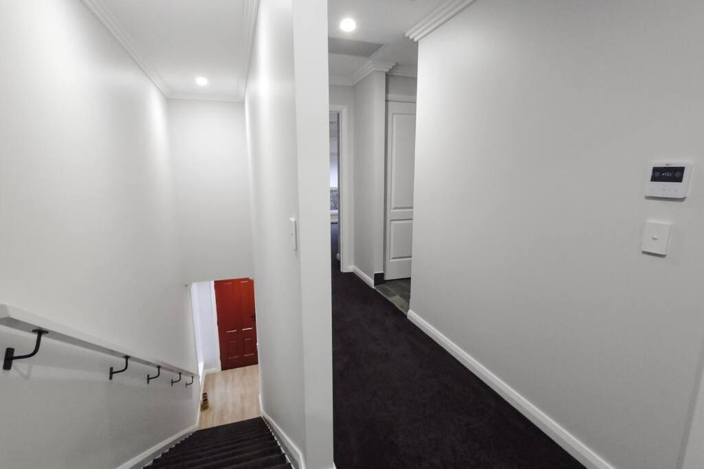 Three-Bedroom House photo 3