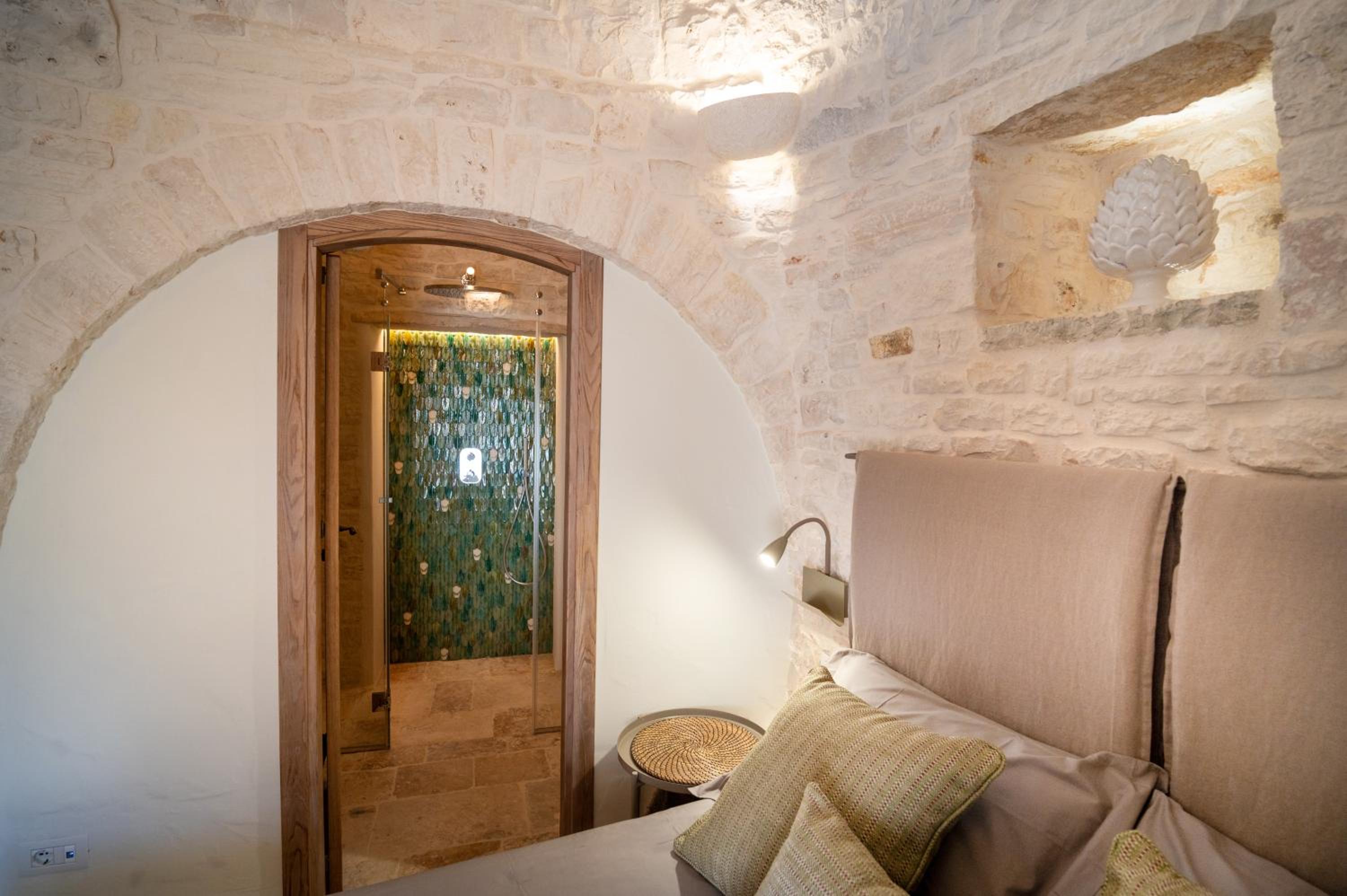 One-Bedroom House - Photo 12