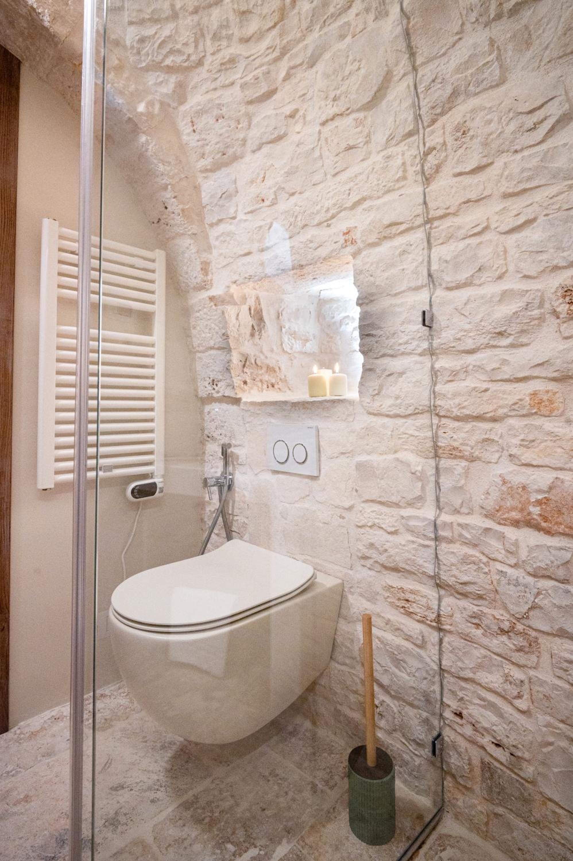 One-Bedroom House - Photo 22