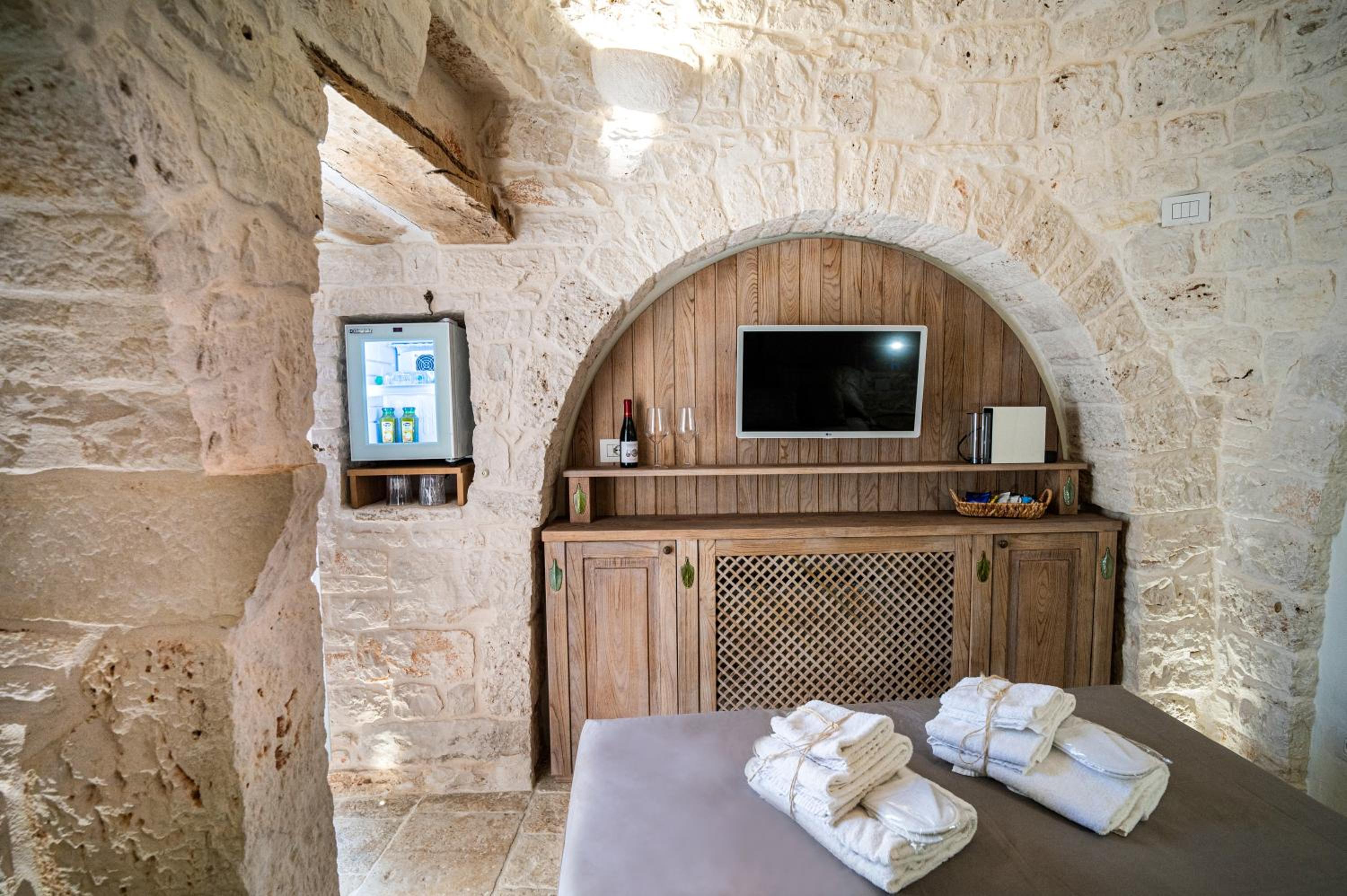 One-Bedroom House - Photo 21