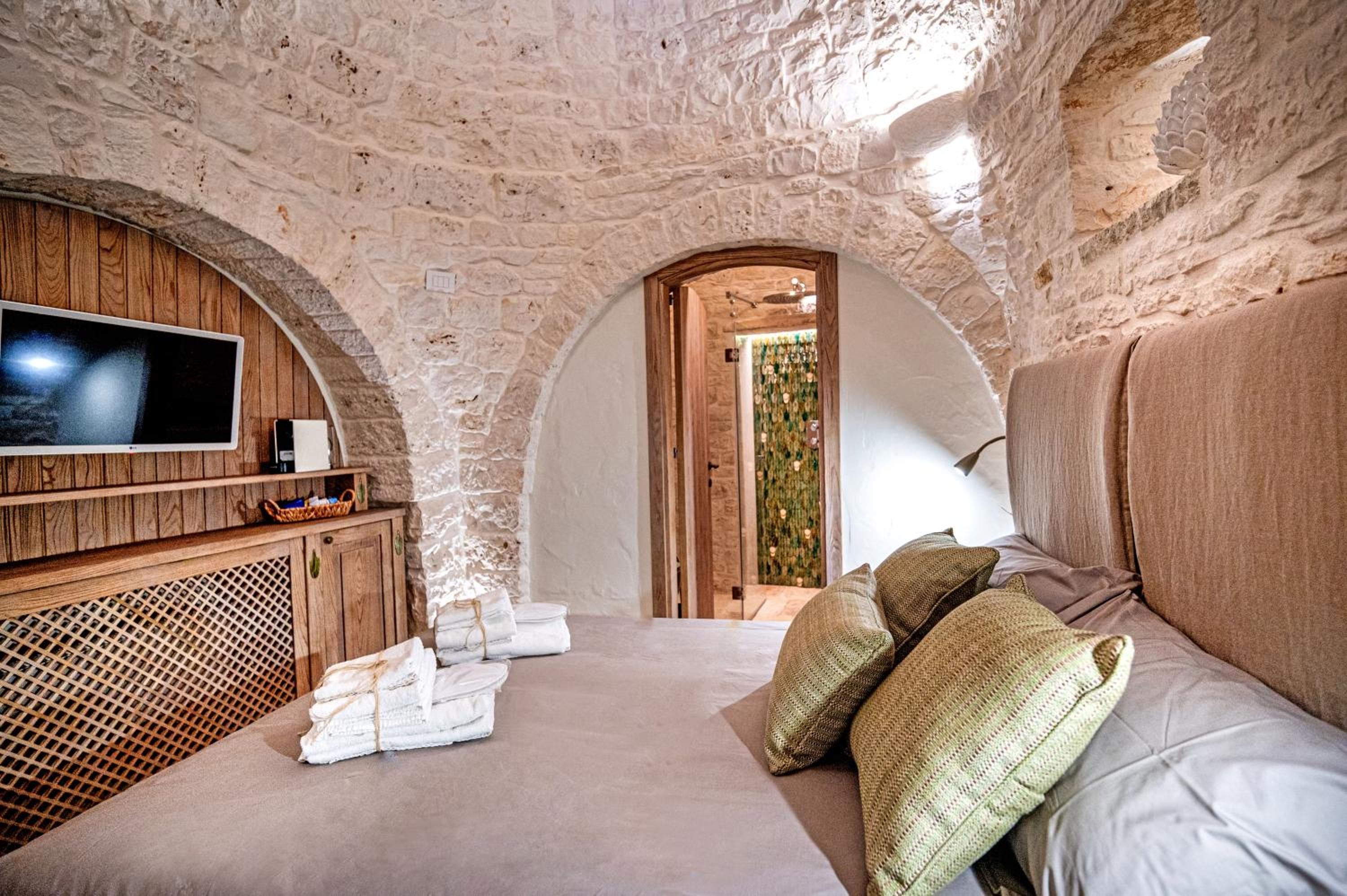 One-Bedroom House - Photo 14