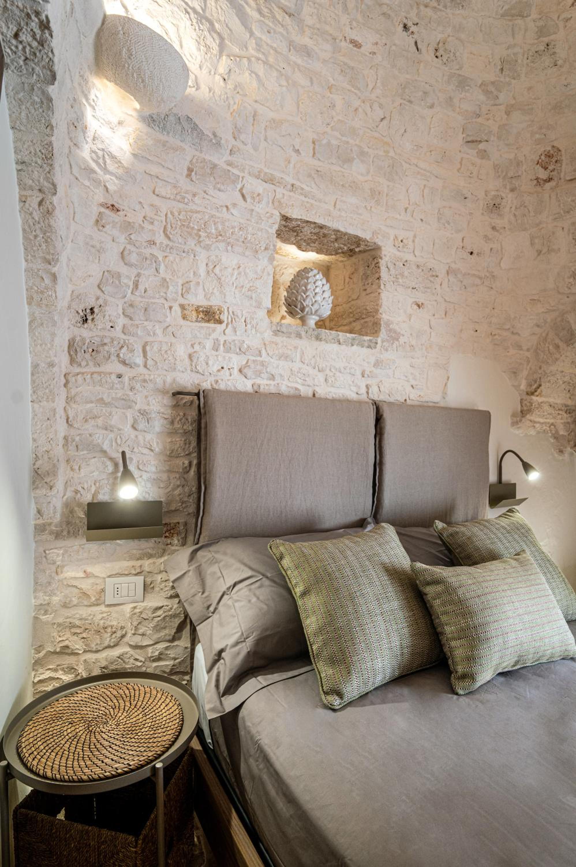 One-Bedroom House - Photo 17