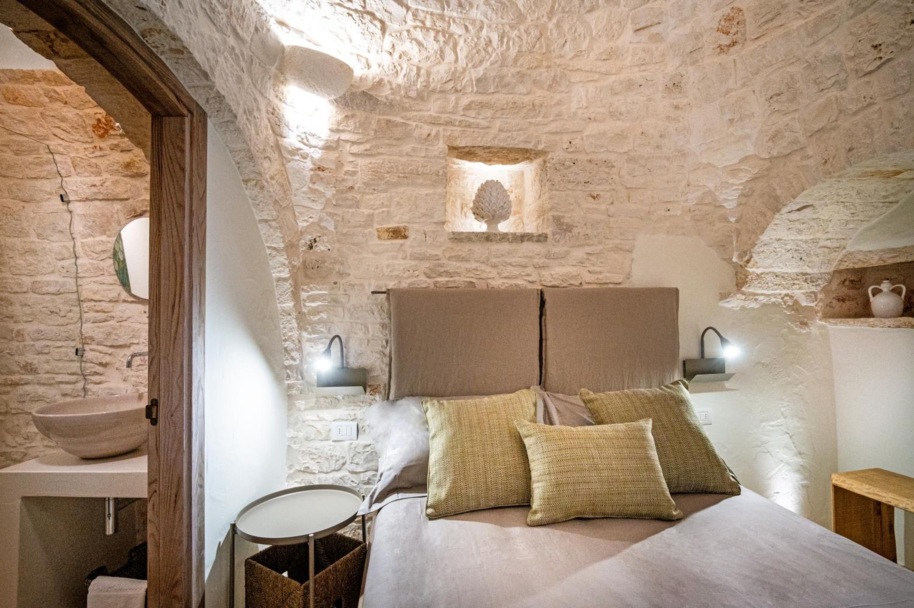 One-Bedroom House - Photo 3