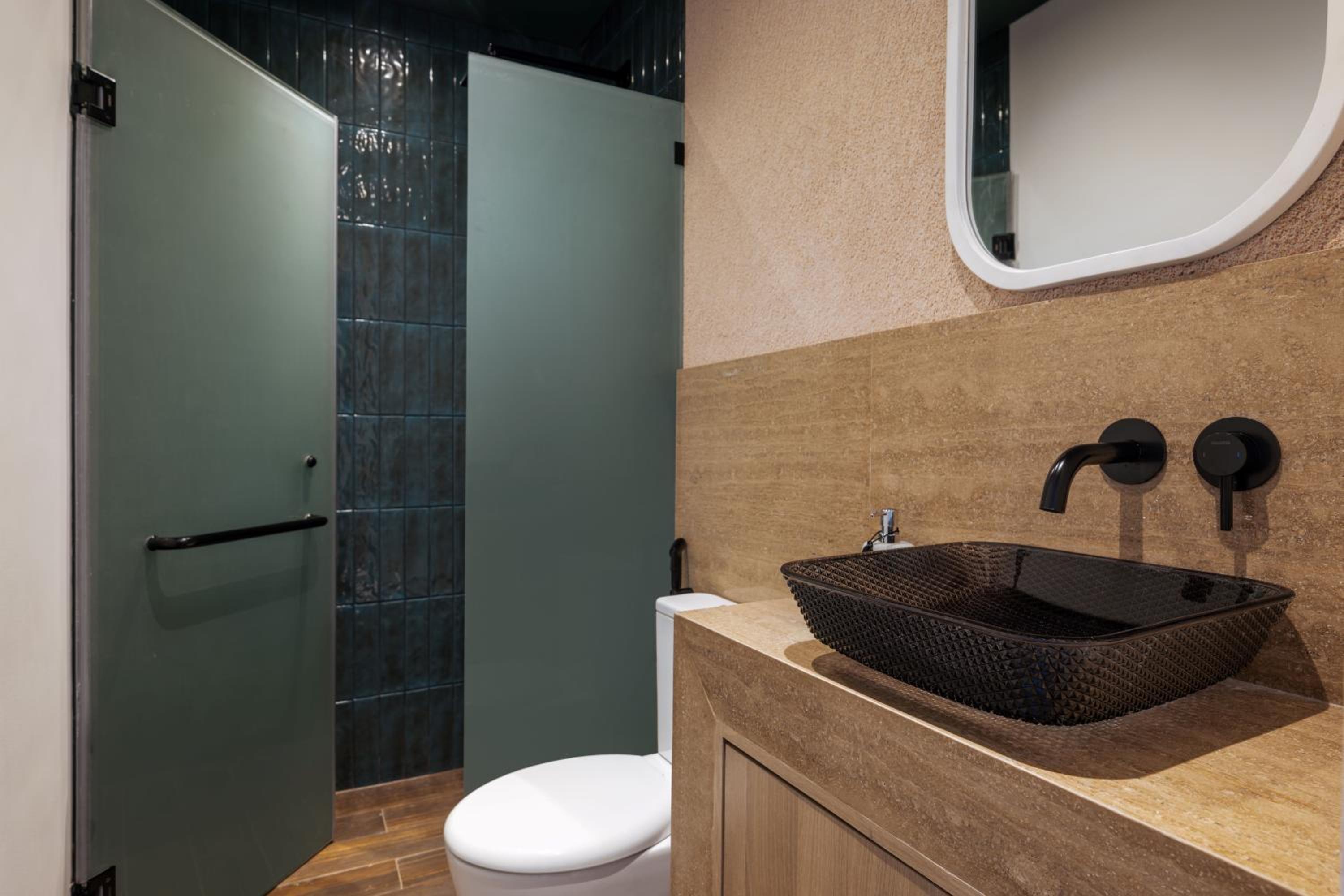 Deluxe Suite - Photo 2