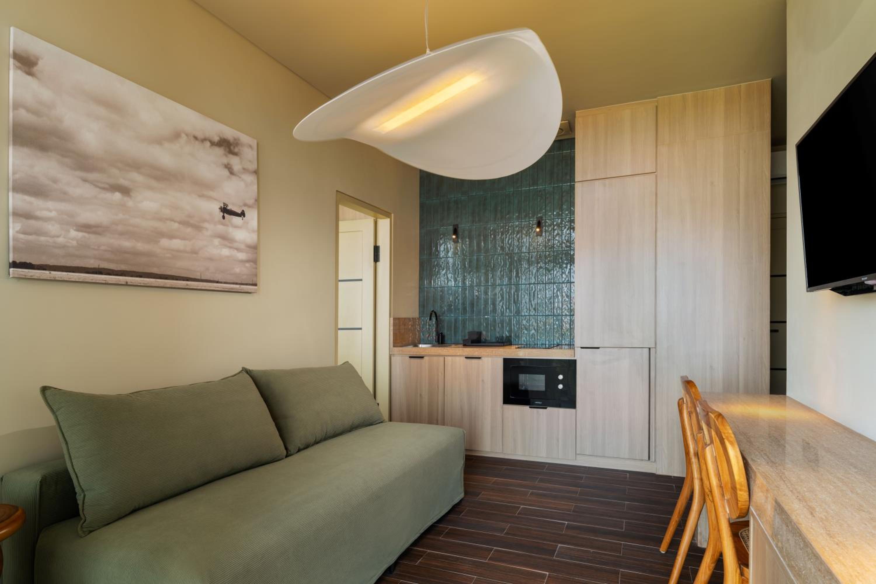 Deluxe Suite - Photo 8