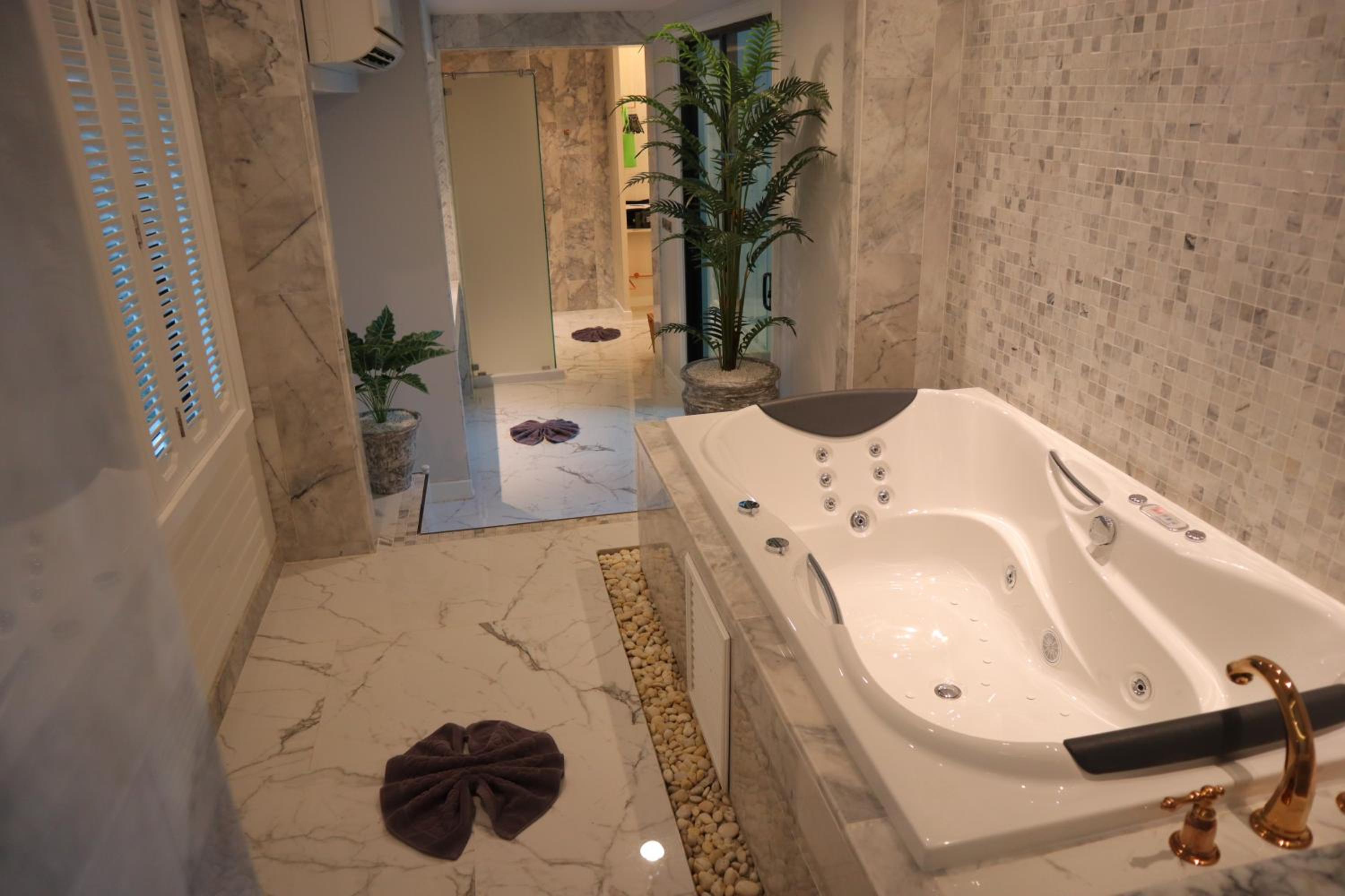 Suite with Ocean View - Photo 4