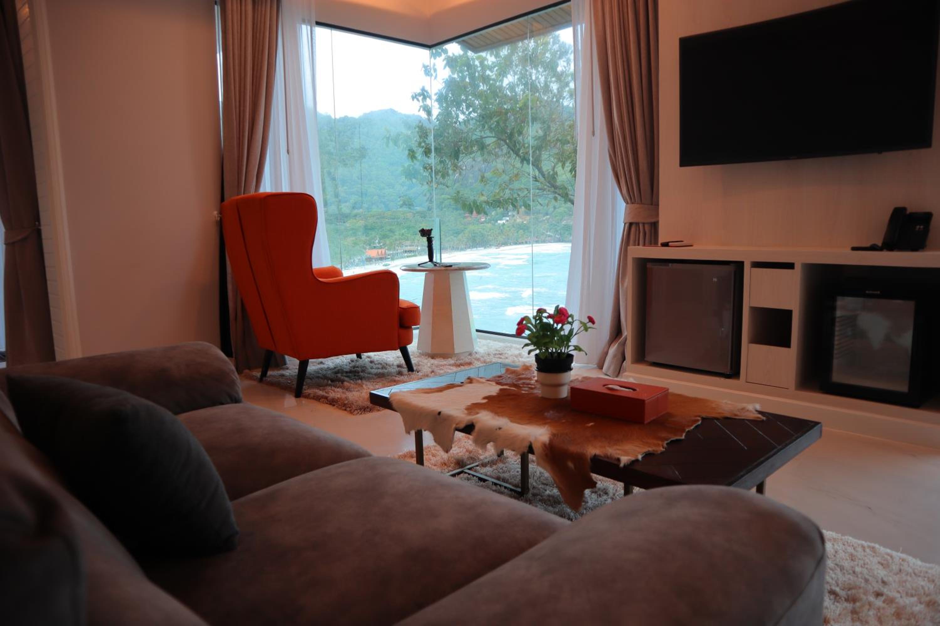 Suite with Ocean View - Photo 1